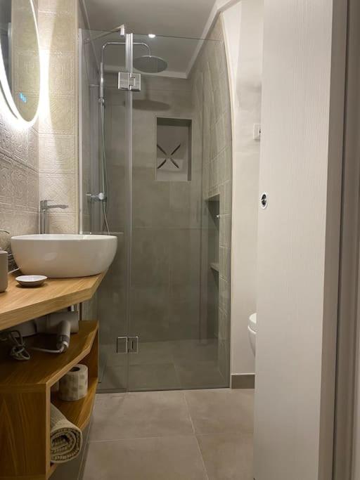 One-Bedroom House photo 2