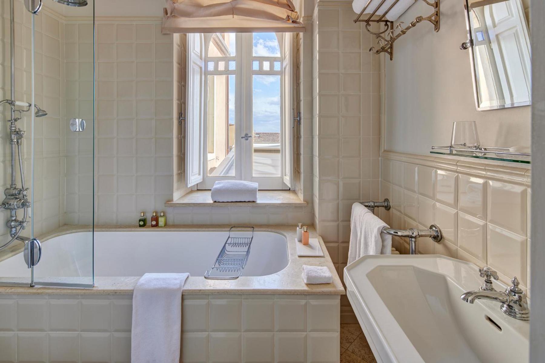 Superior Double Room - Photo 3