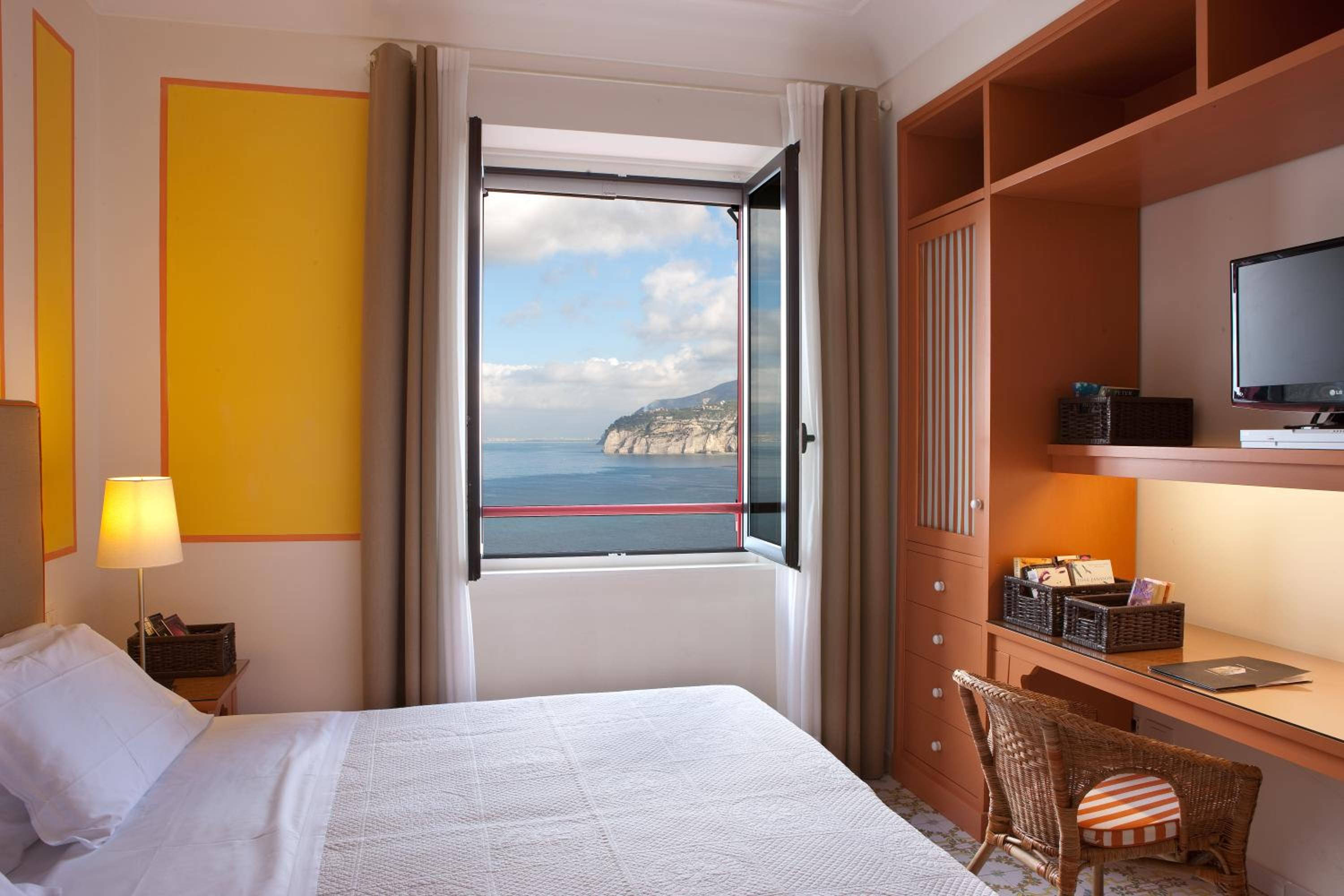 Double Room with Sea View photo 1