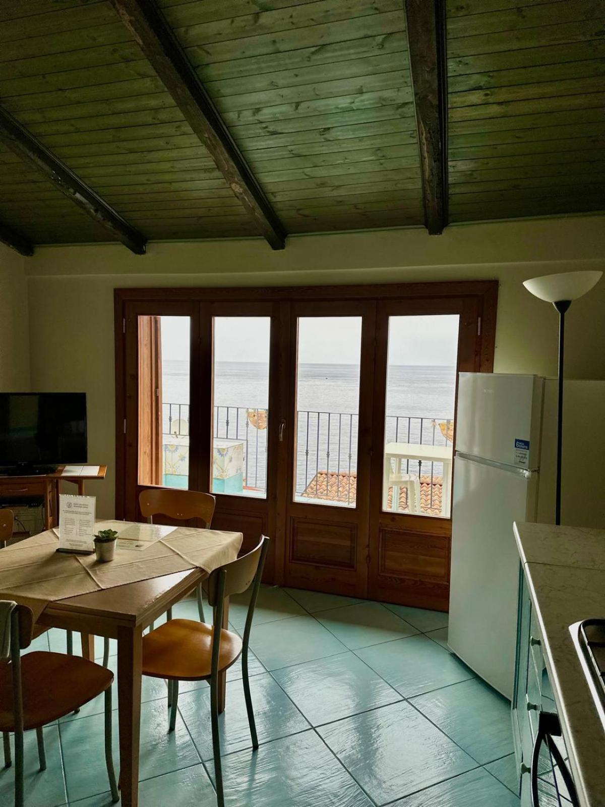 Two-Bedroom Apartment with Terrace and Sea View photo 2