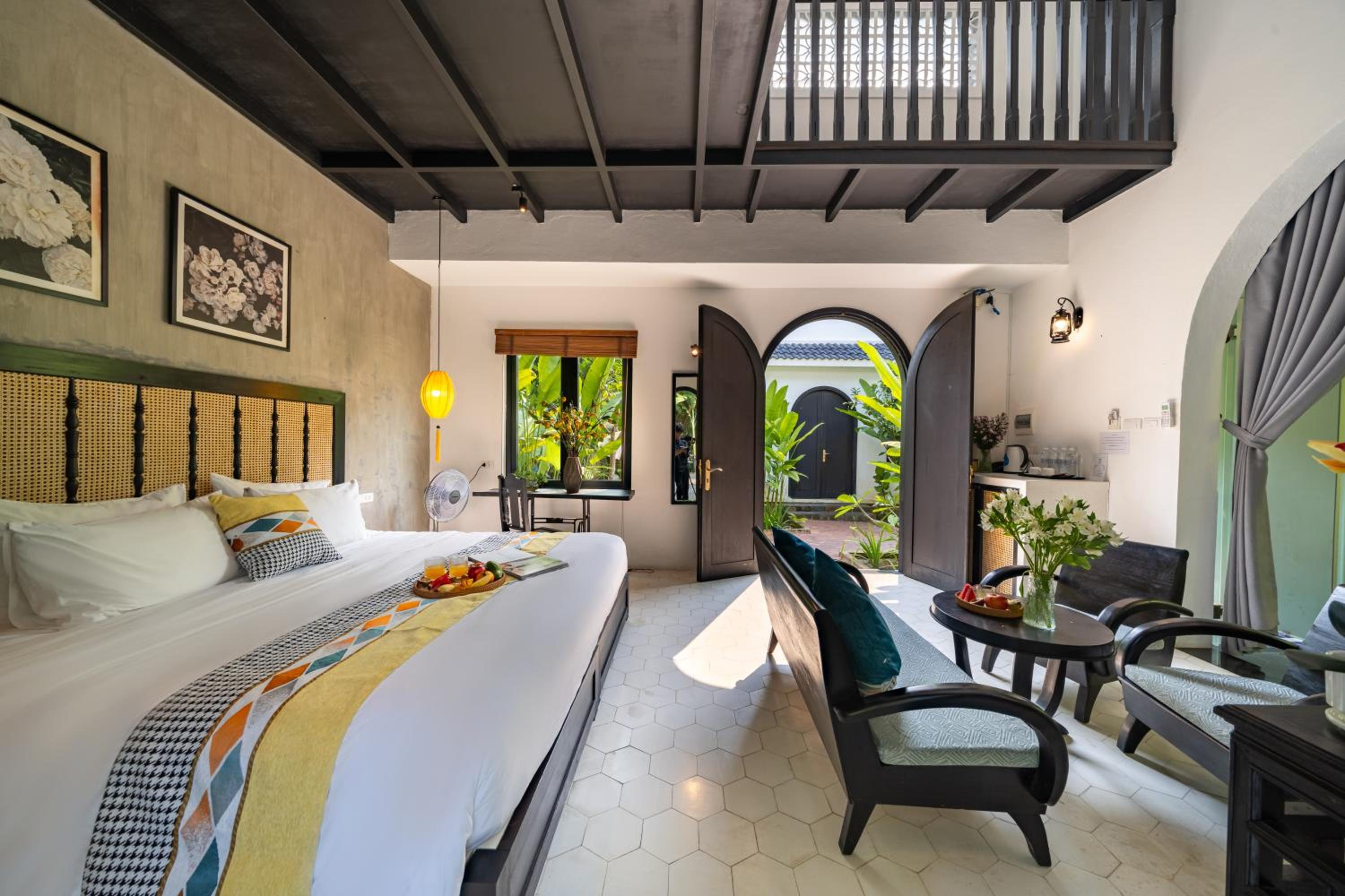 Villa with Garden View