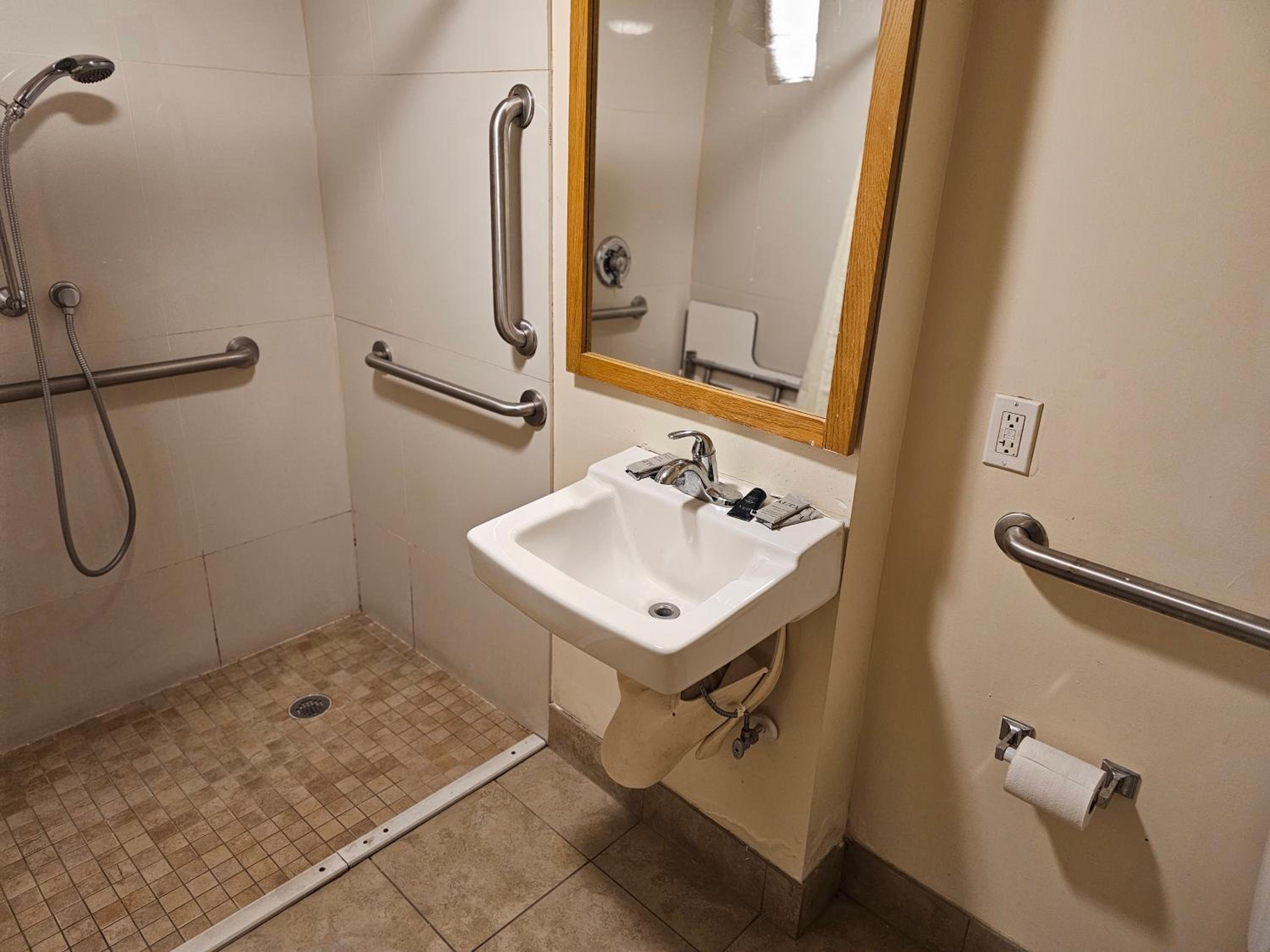 King Room - Disability Access/Non-Smoking photo 2