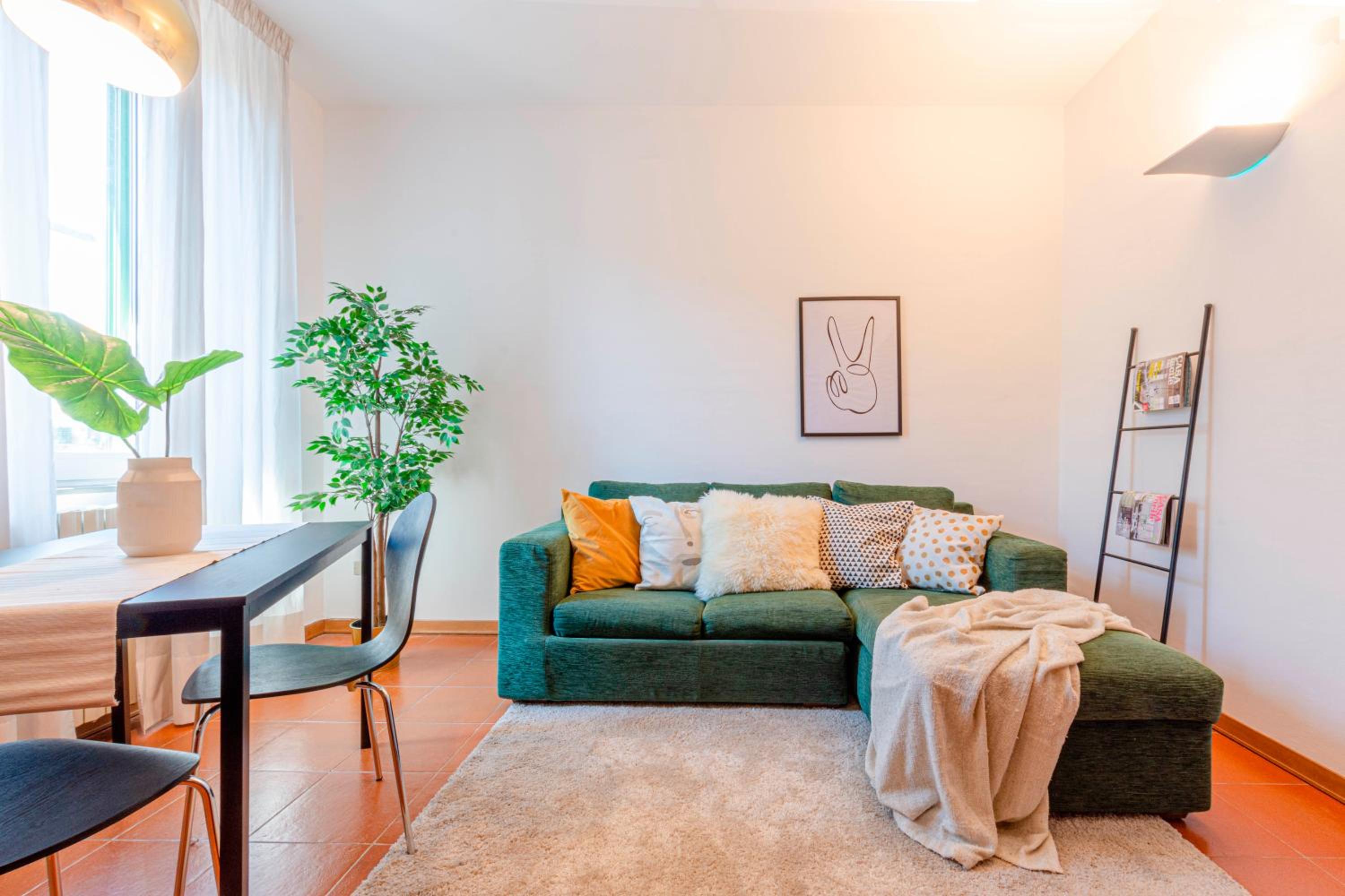 One-Bedroom Apartment photo 3