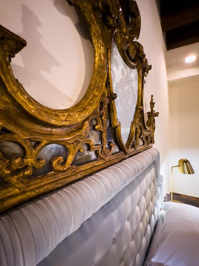 Superior Suite - Photo 8