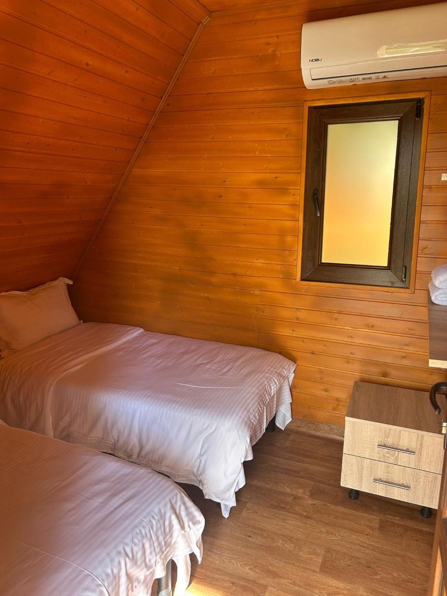 Double Room with Private Bathroom photo 2
