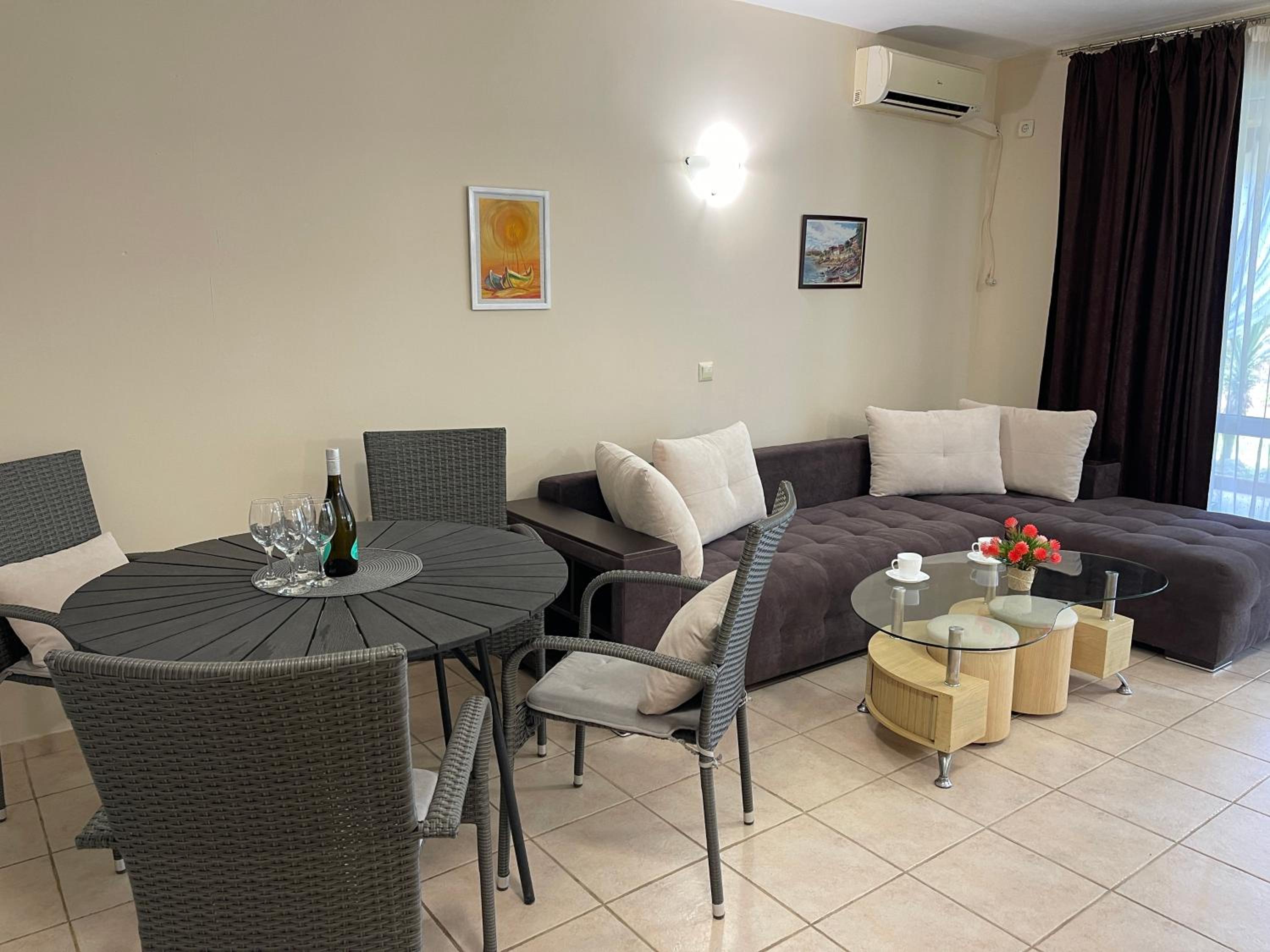 One-Bedroom Apartment