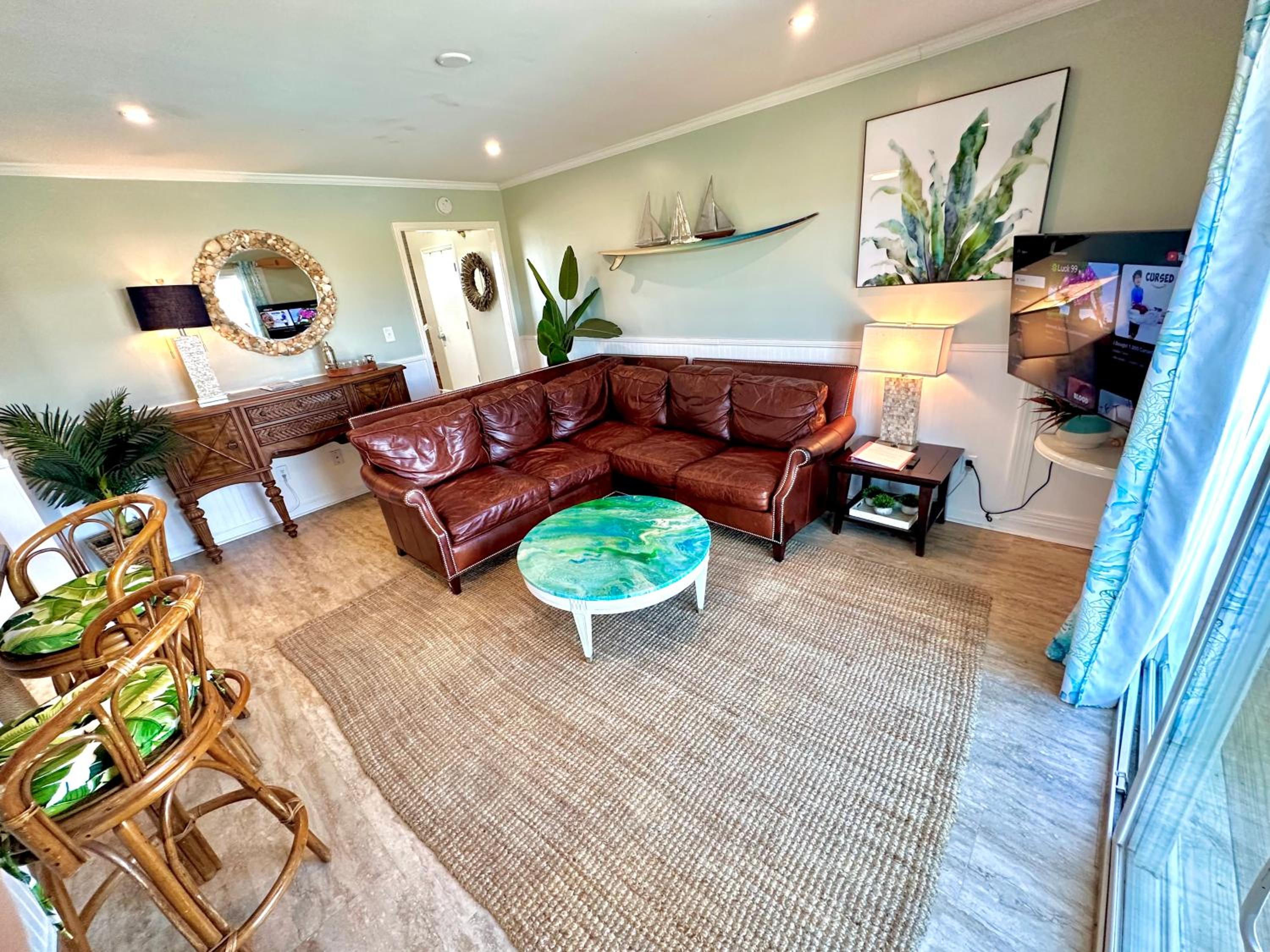 Five-Bedroom House photo 1