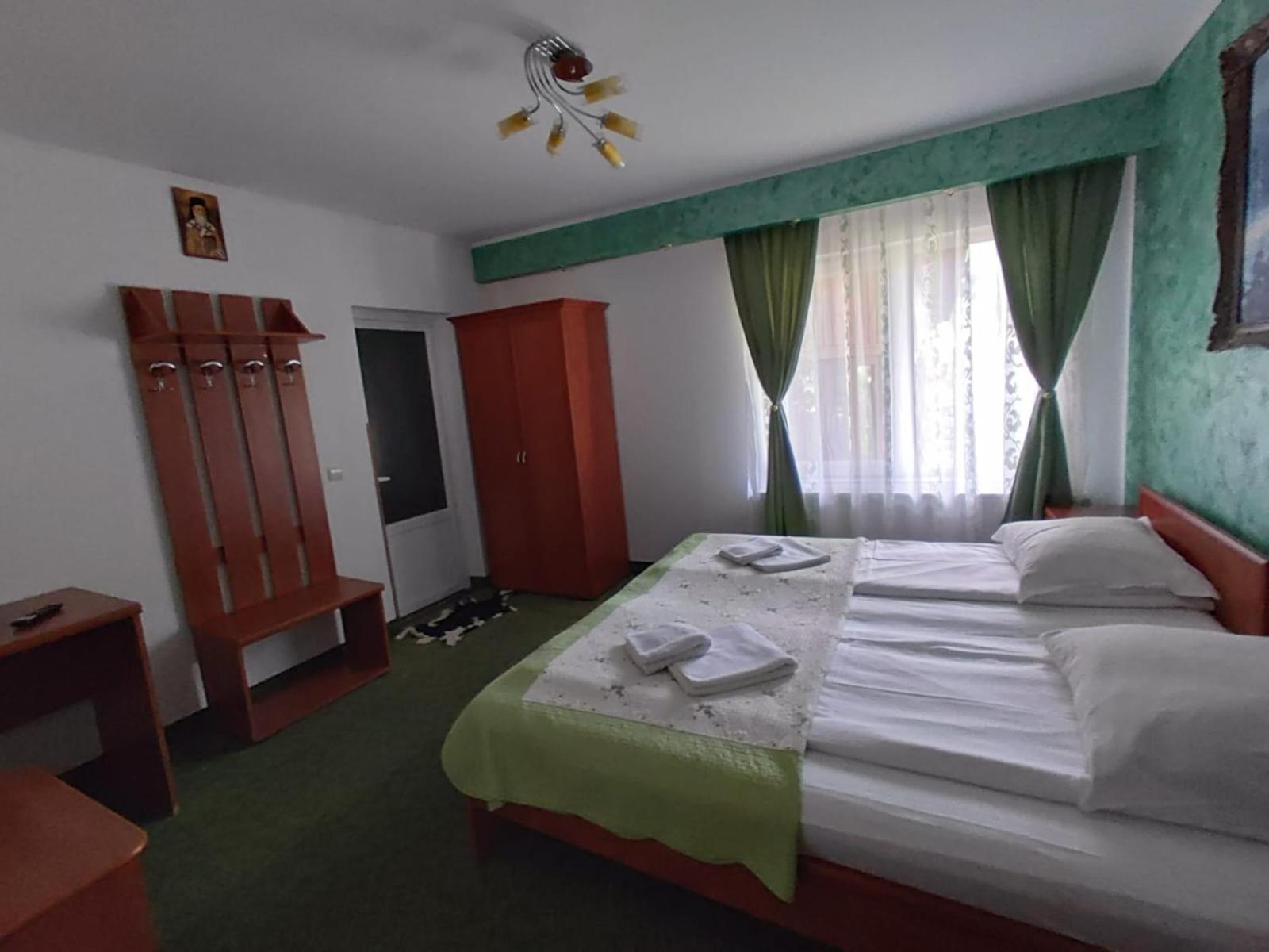 Double or Twin Room photo 2
