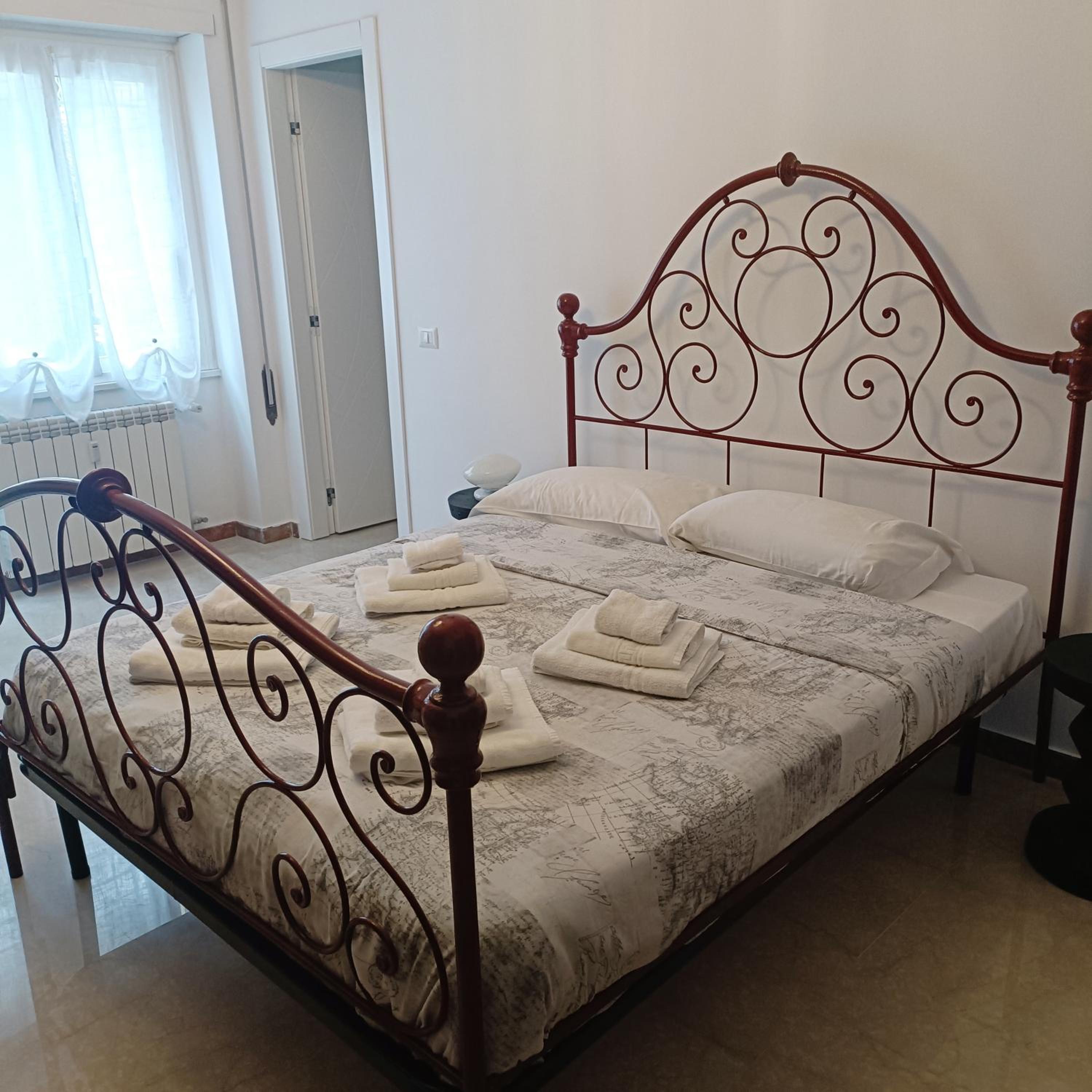 One-Bedroom House photo 1