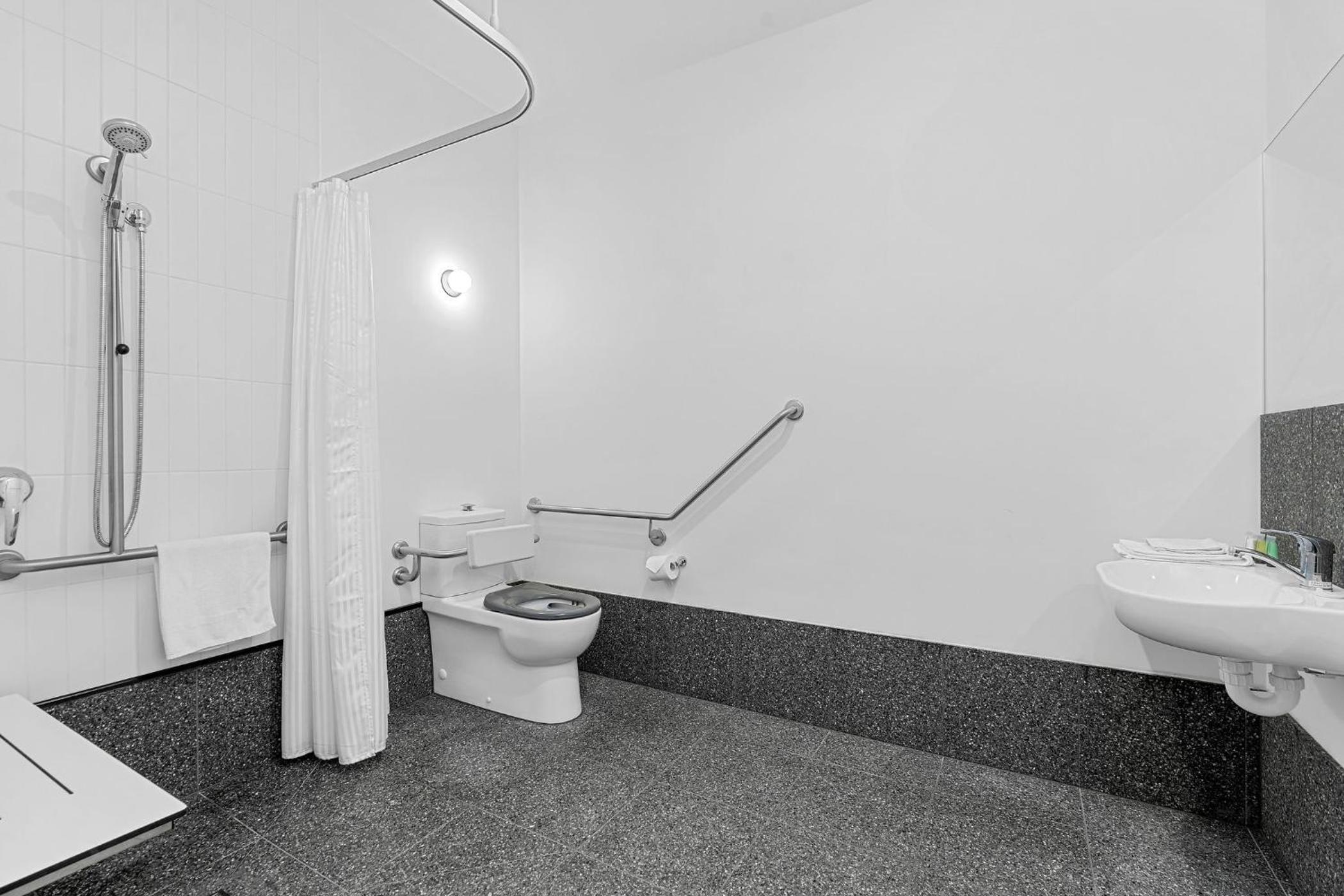 Double Room - Disability Access photo 2