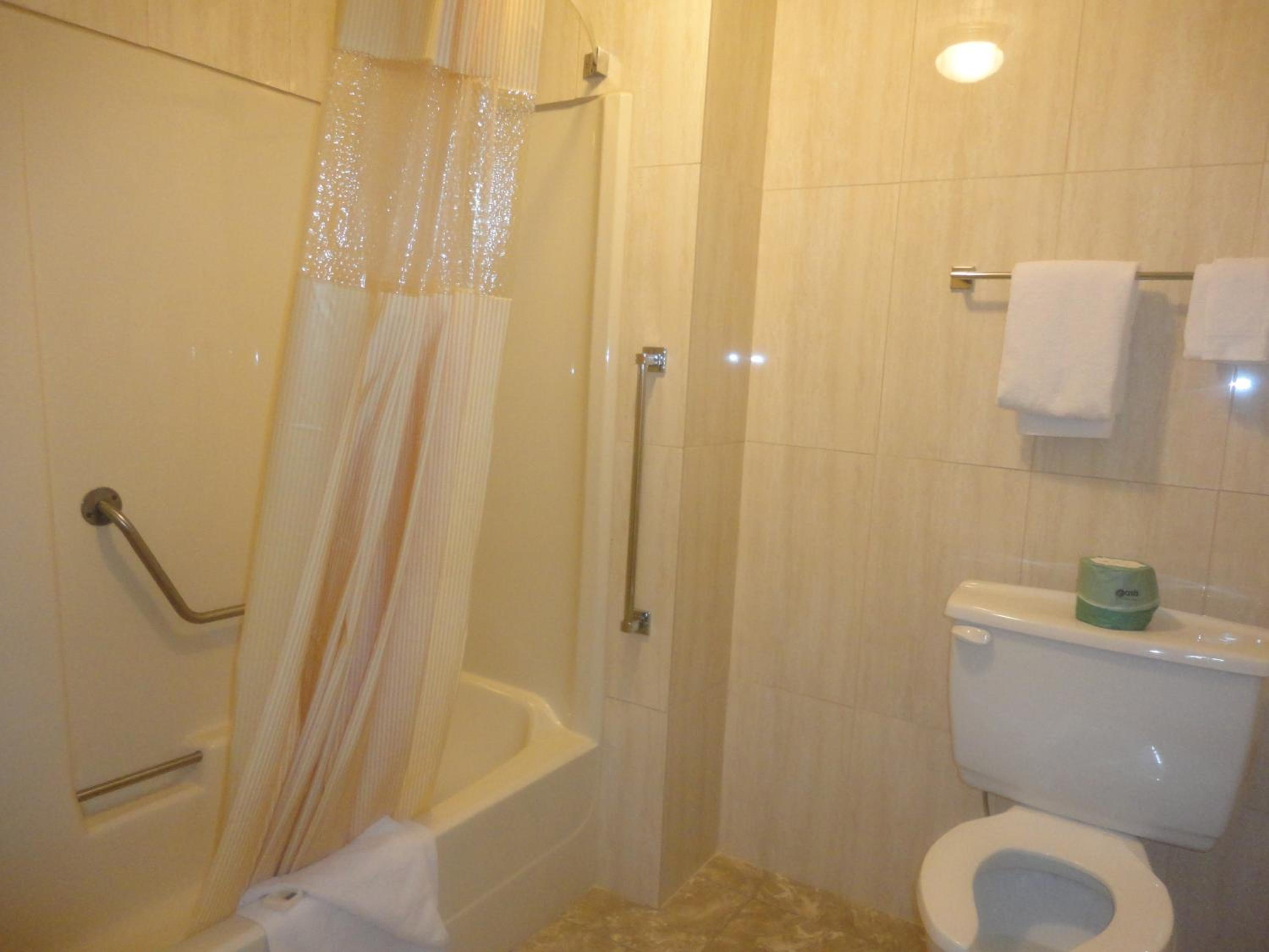 Queen Room - Disability Access - Non-Smoking - Photo 4
