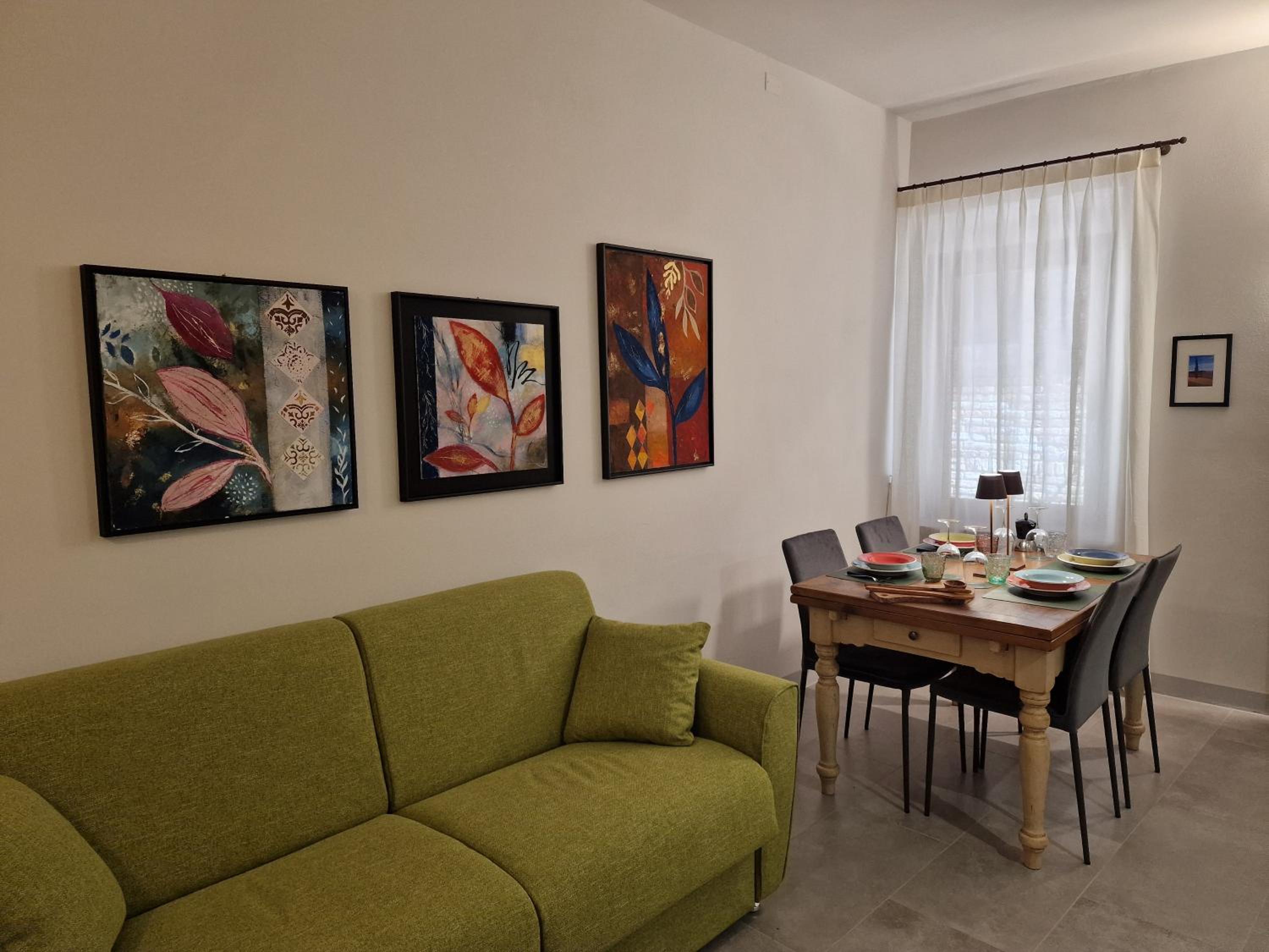 One-Bedroom Apartment photo 2