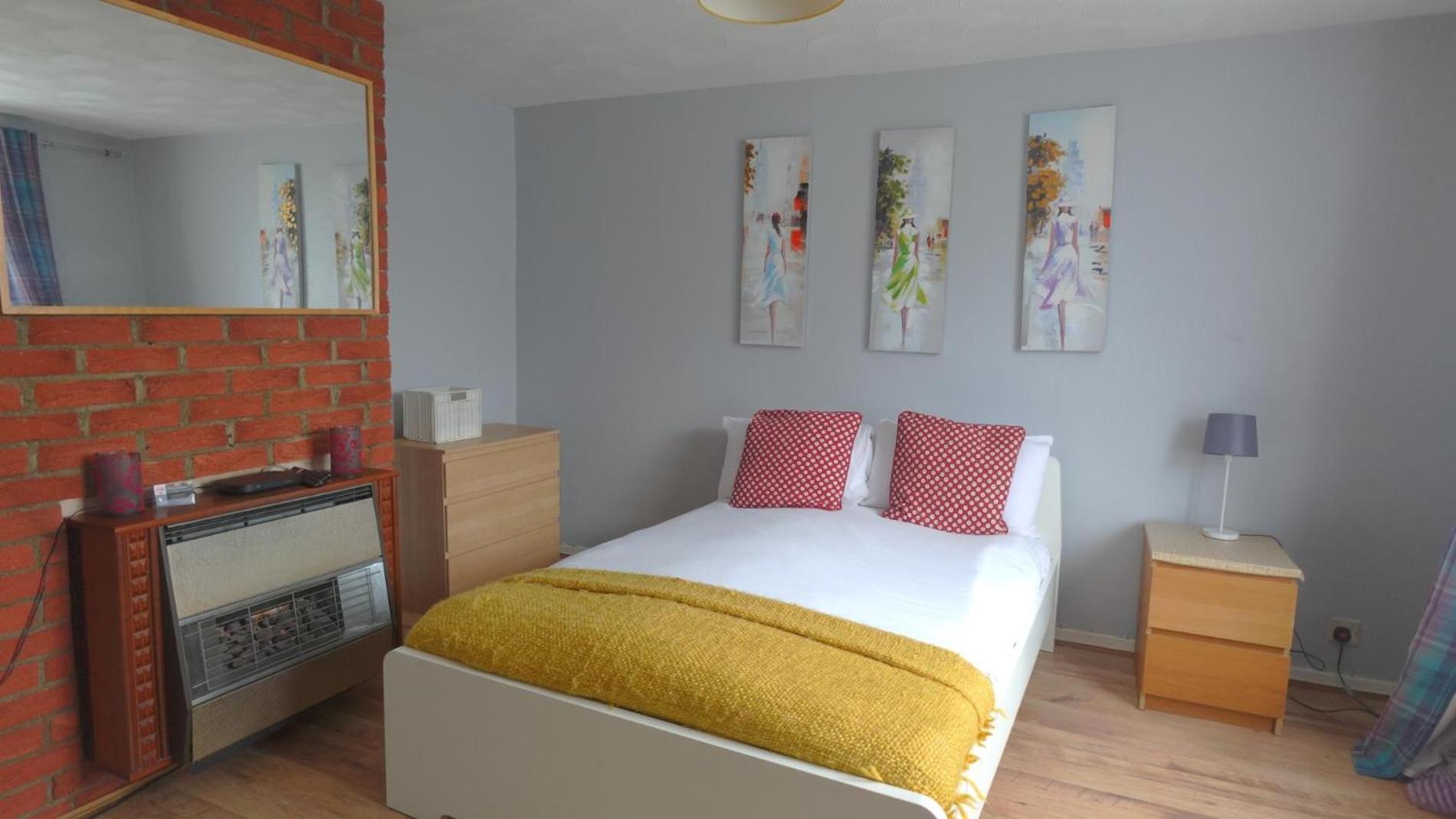 Three-Bedroom House photo 1