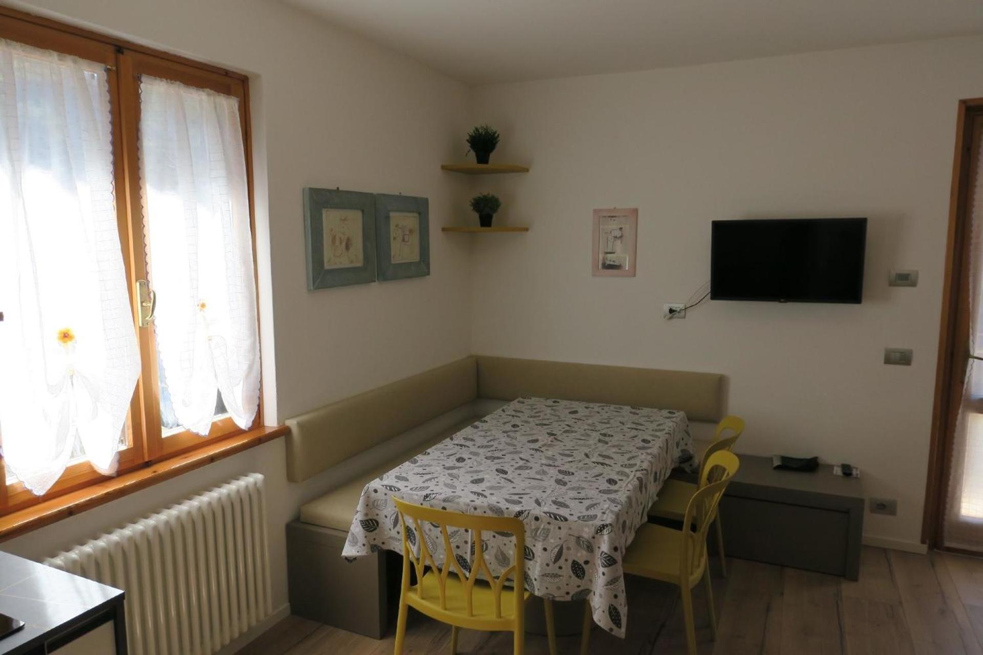 Apartment photo 2