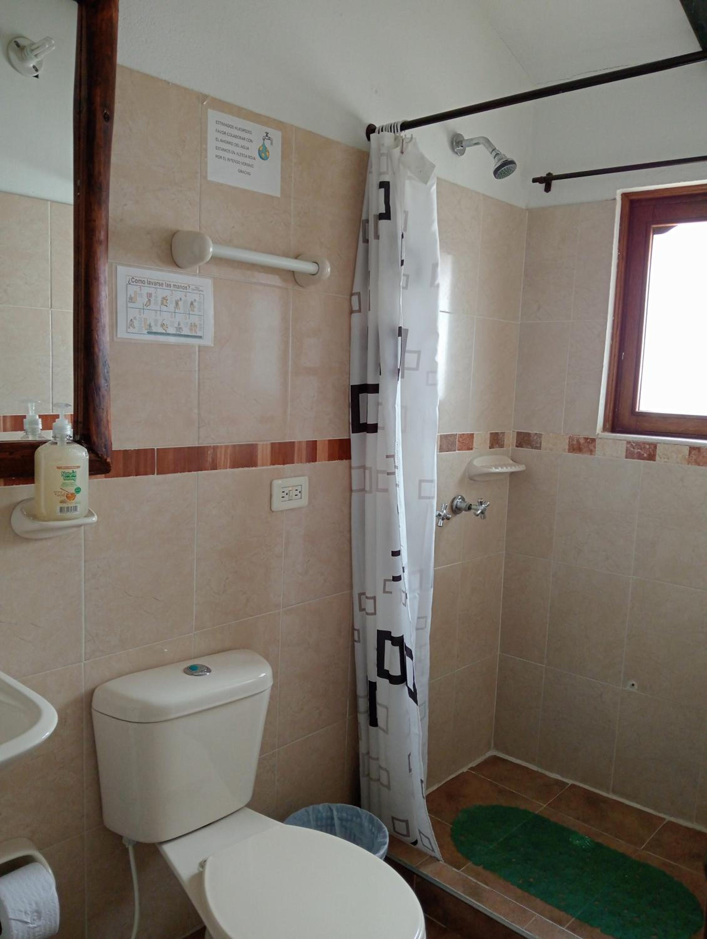 Queen Room photo 2