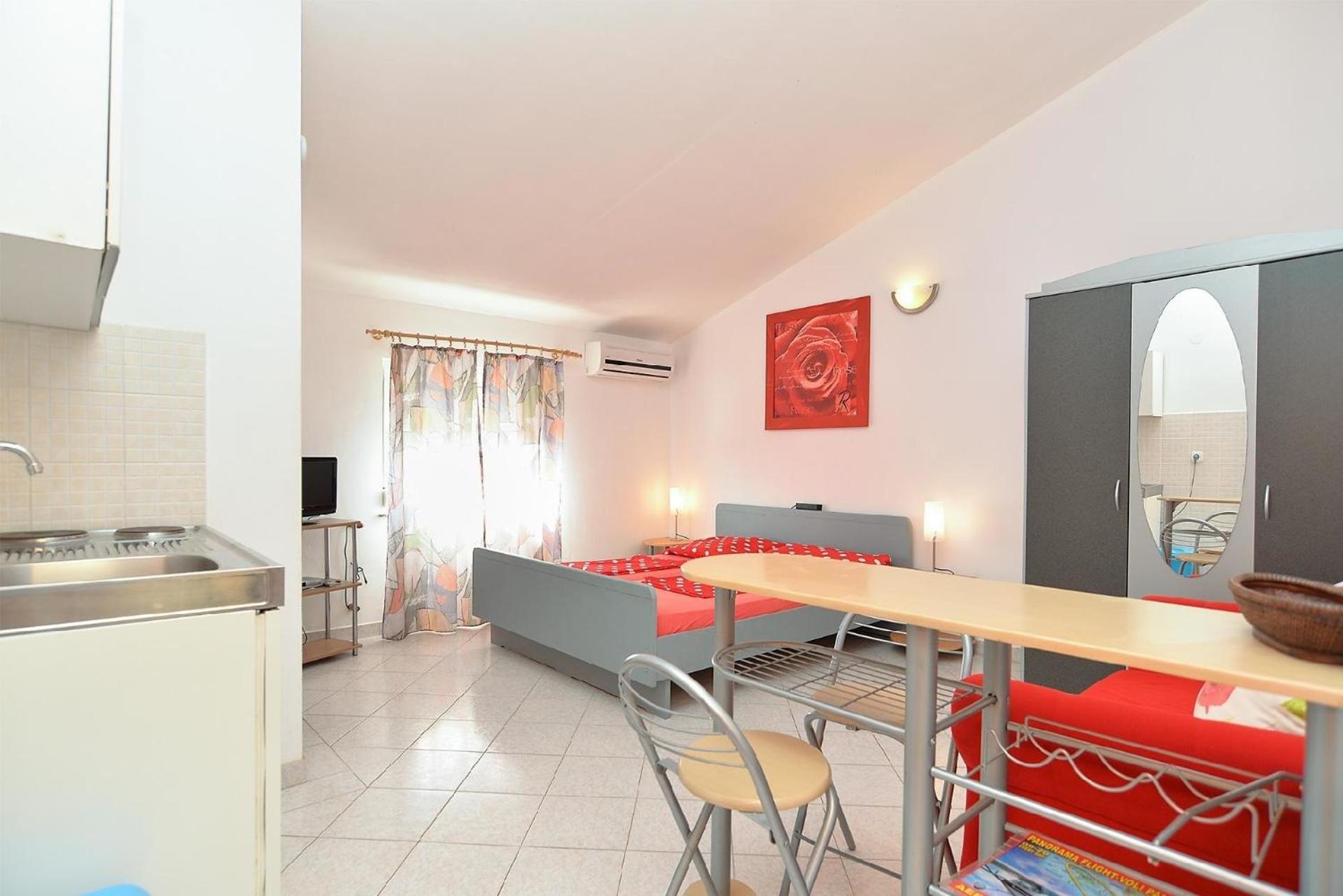 Apartment photo 1