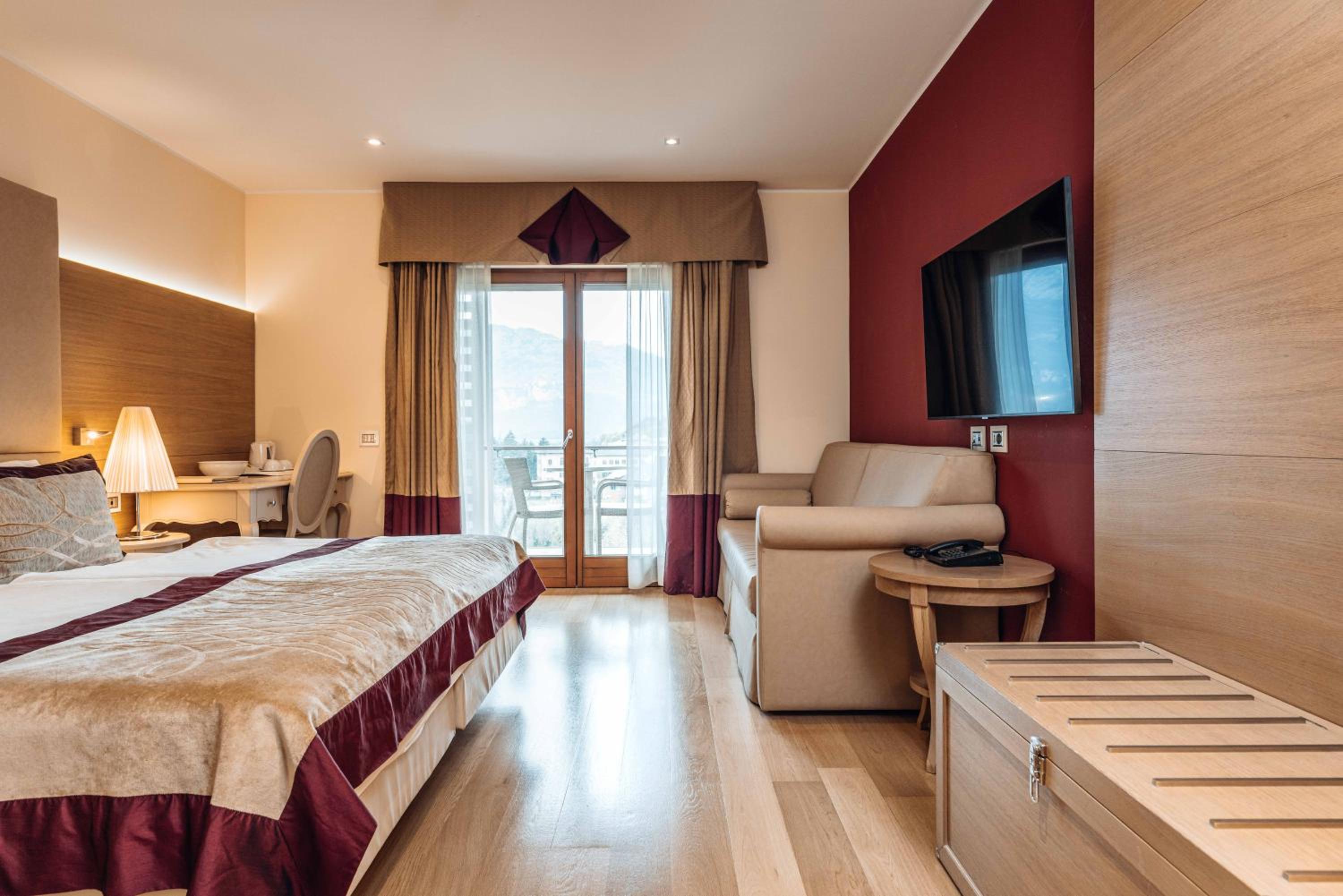 Double Room with Balcony - Photo 1