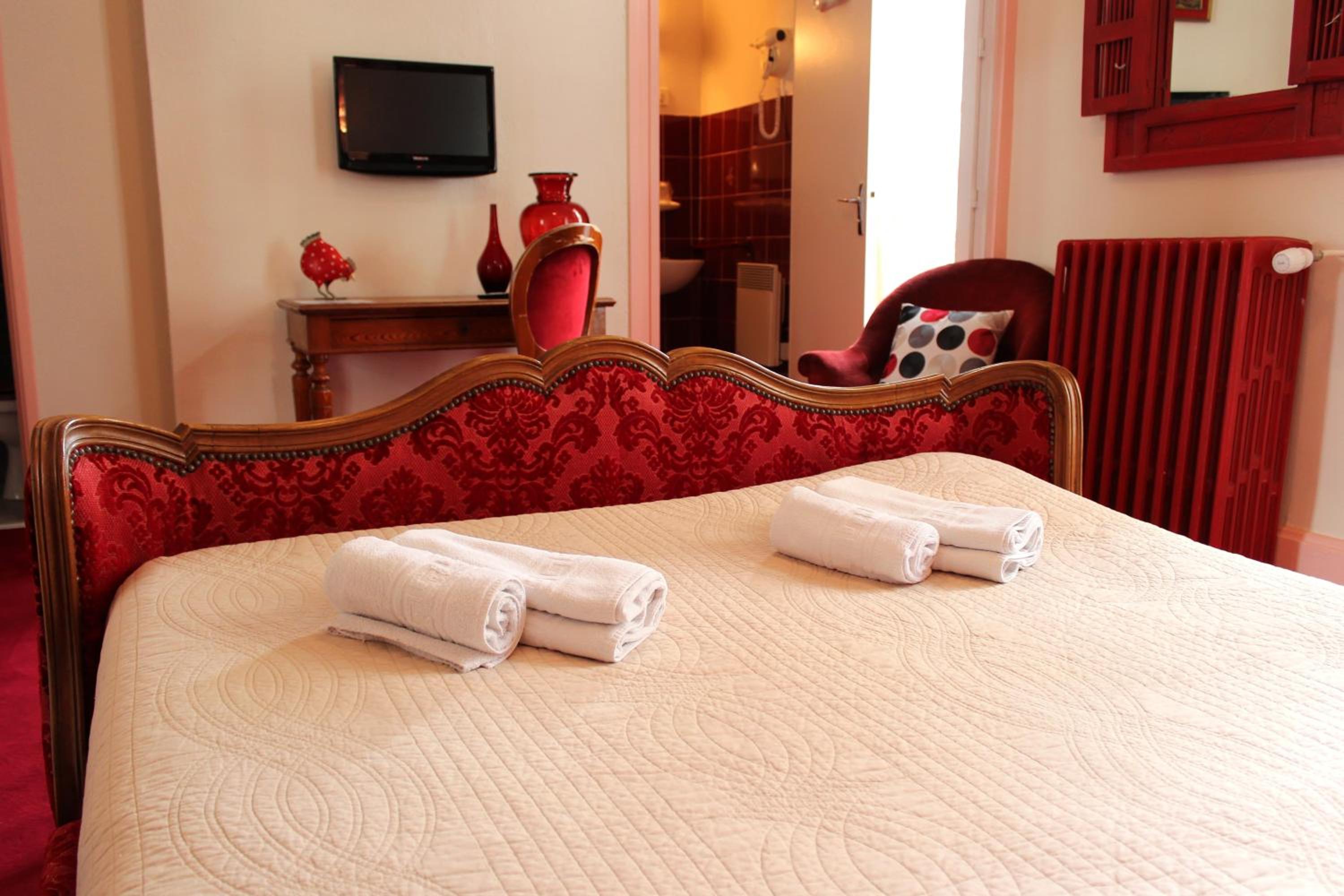 Double Room - Photo 18
