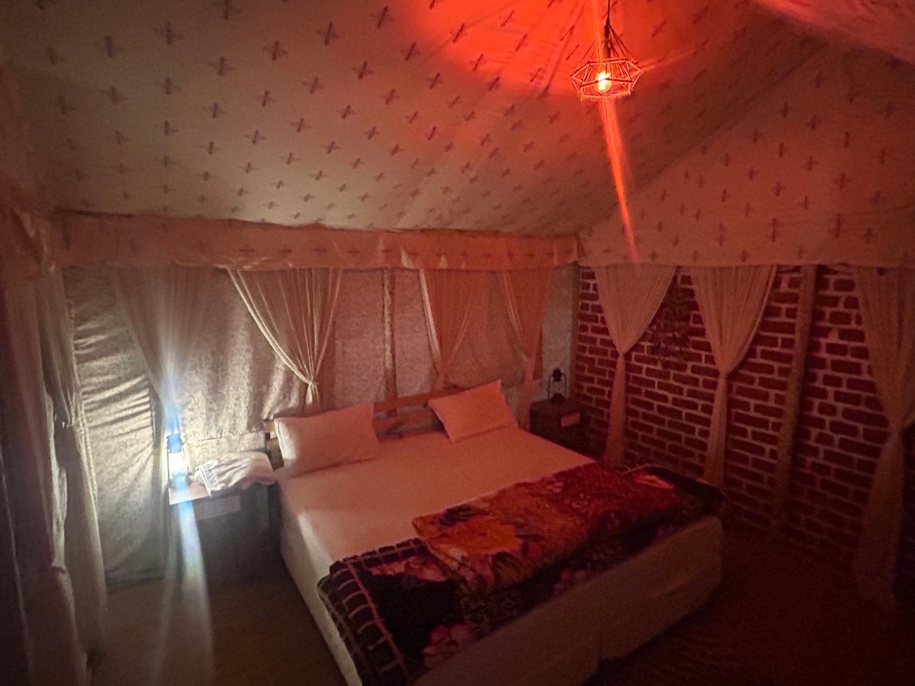 Deluxe King Room photo 2