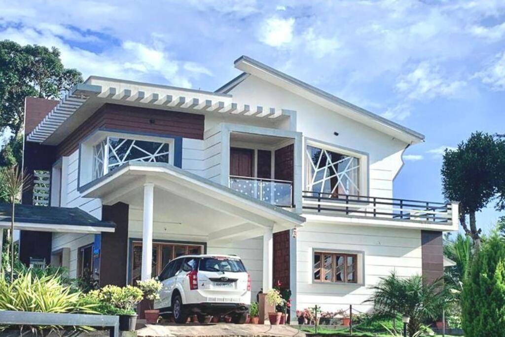 Three-Bedroom House photo 2