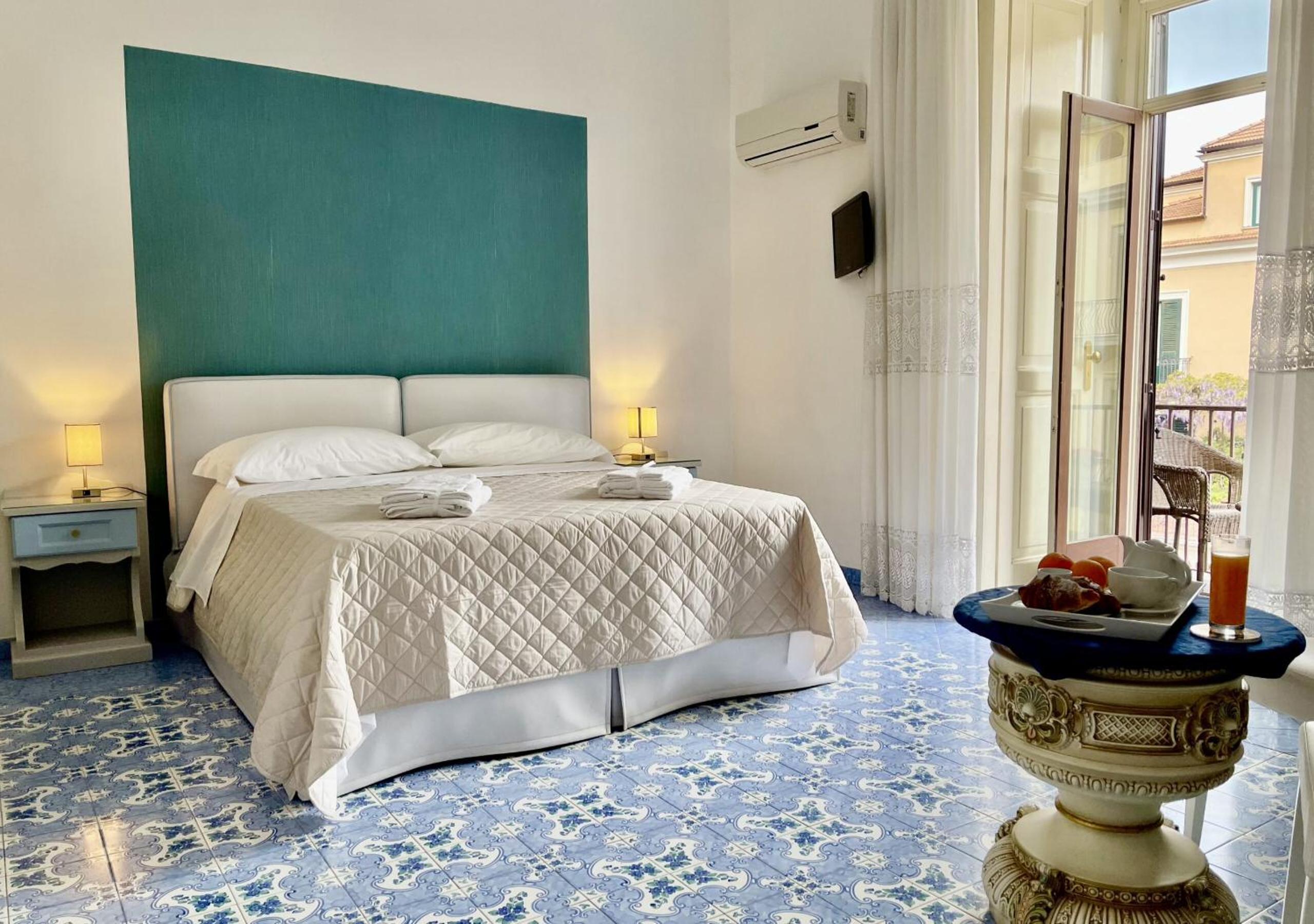 Triple Room with City View