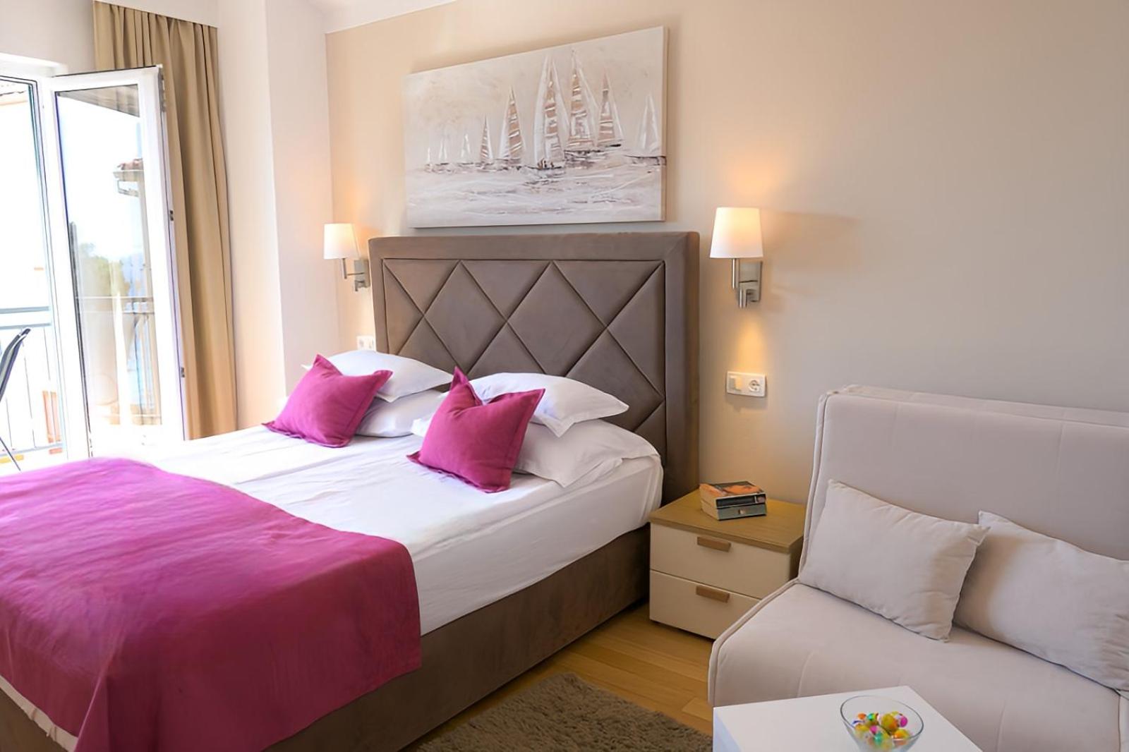 Double Room with Partial Sea View - Photo 7
