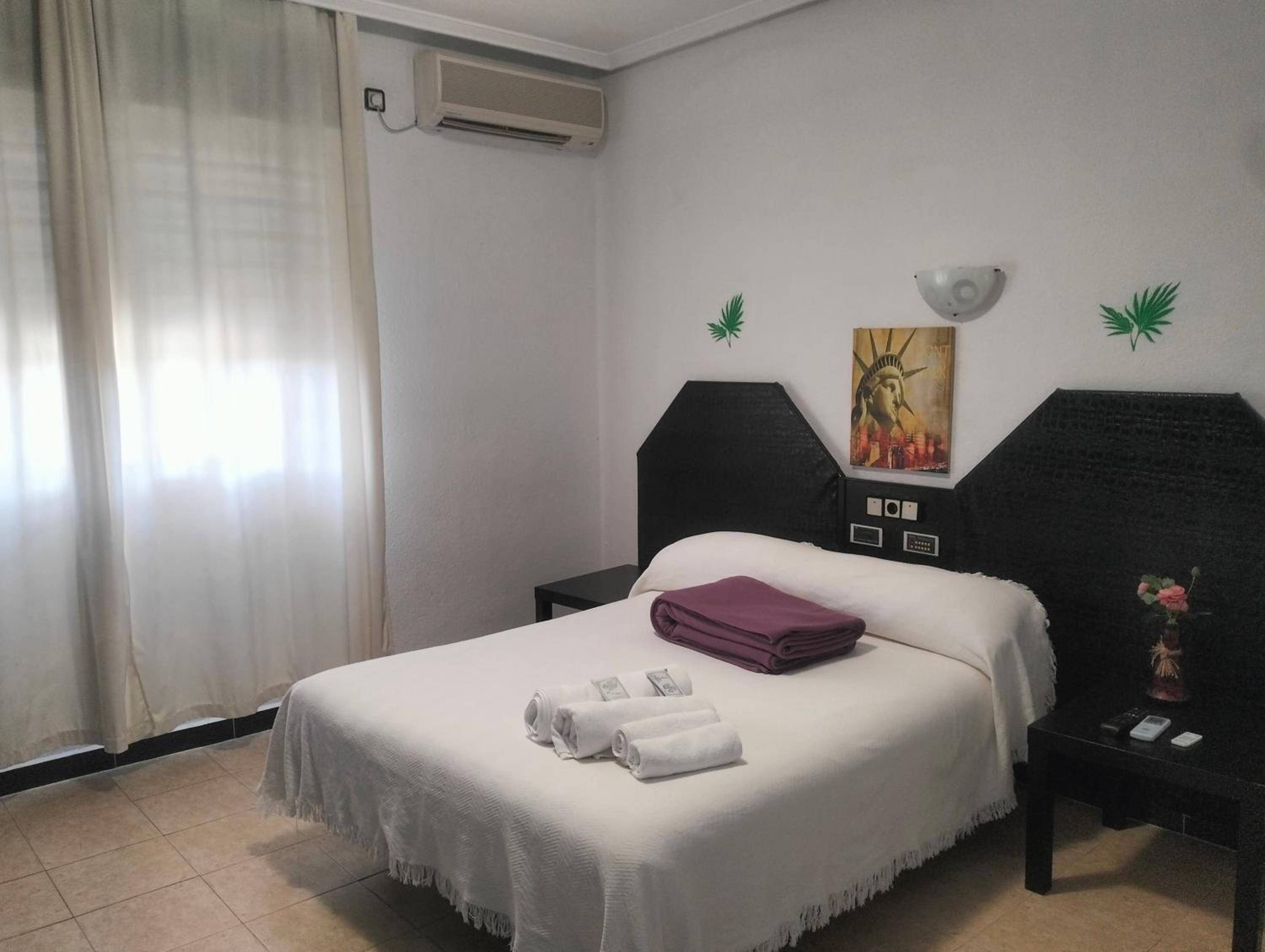 Habitación Doble con Baño Privado