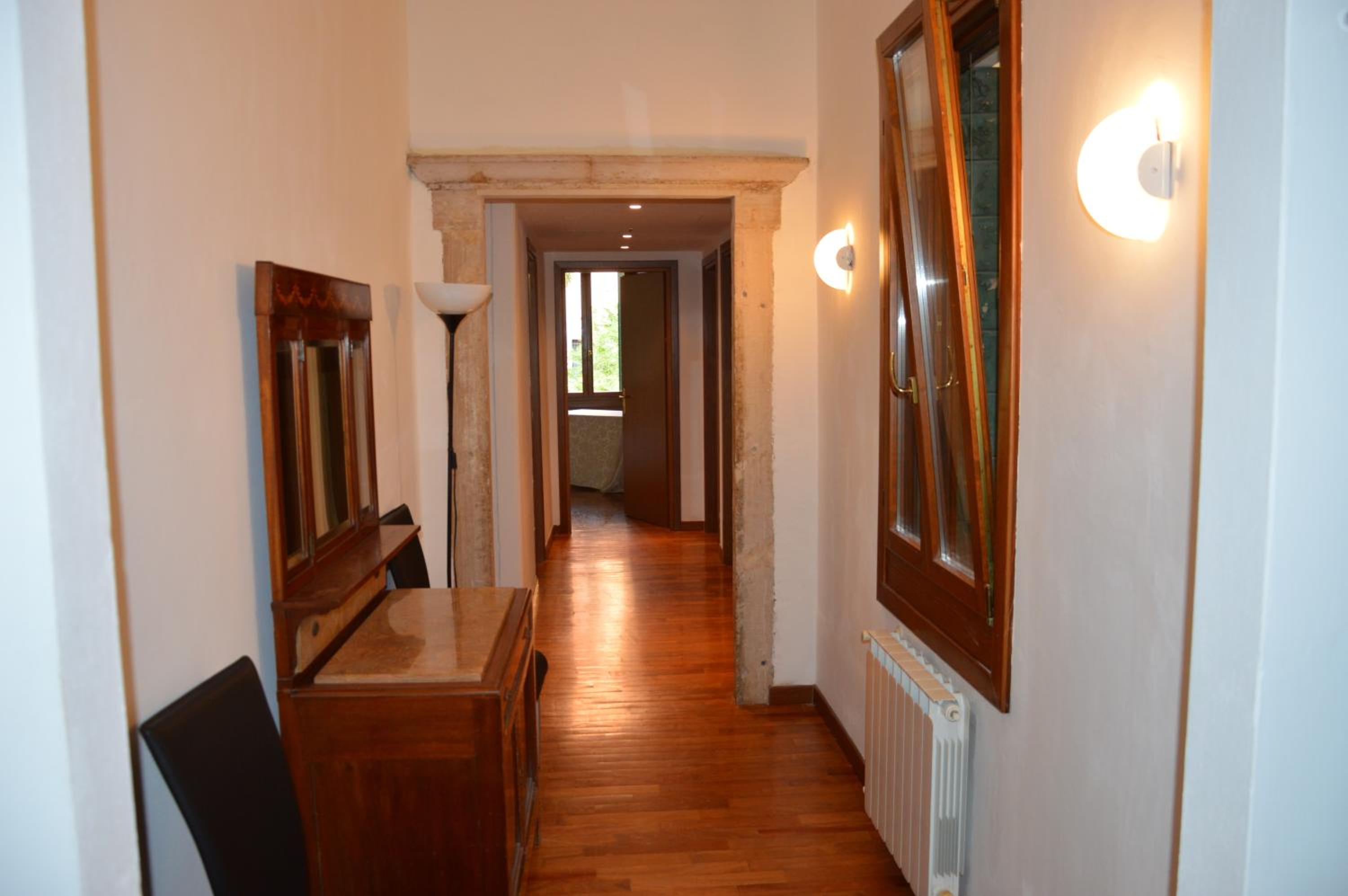Deluxe Double Or Twin Room photo 1