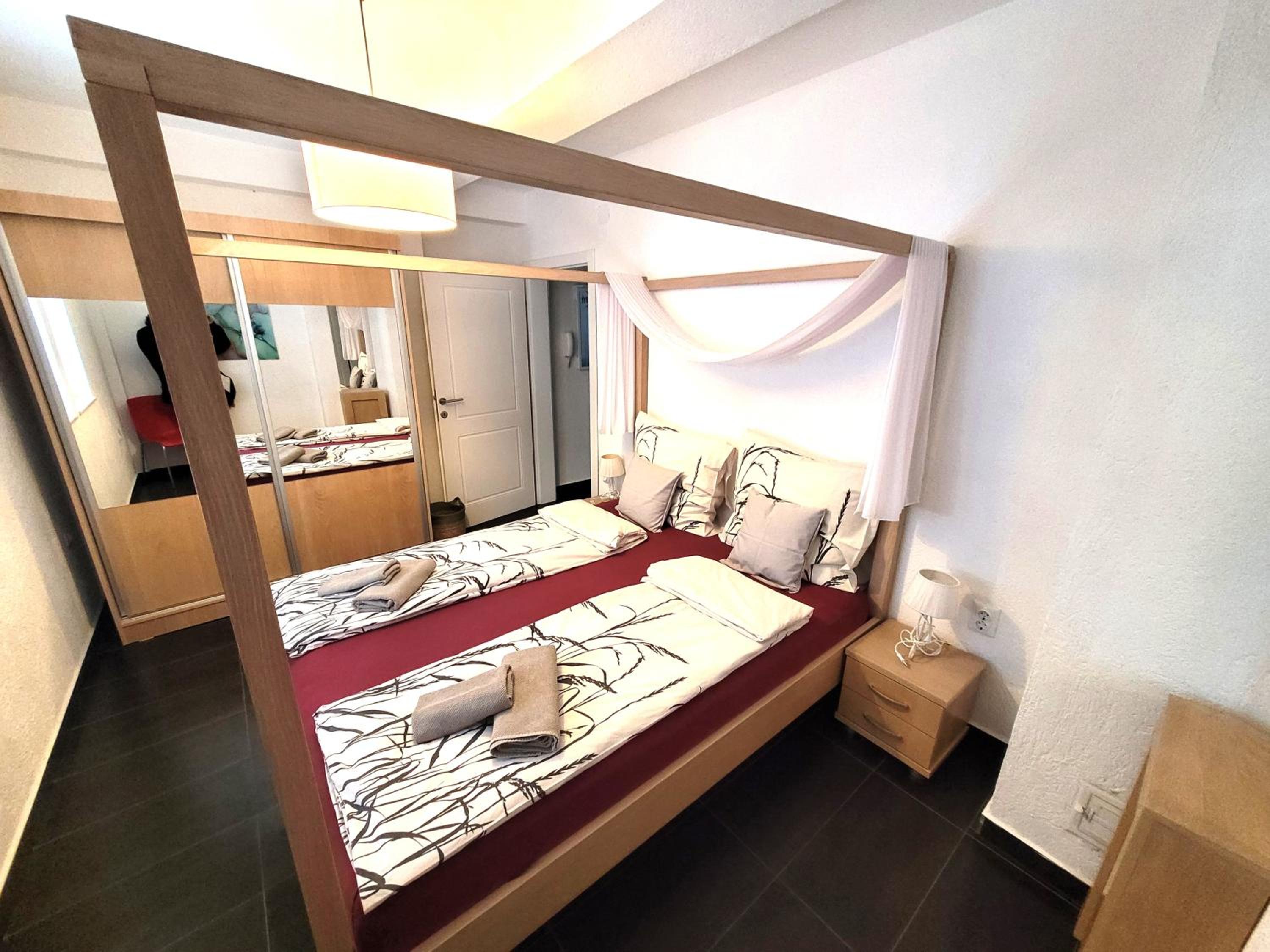 One-Bedroom Apartment with Terrace photo 1