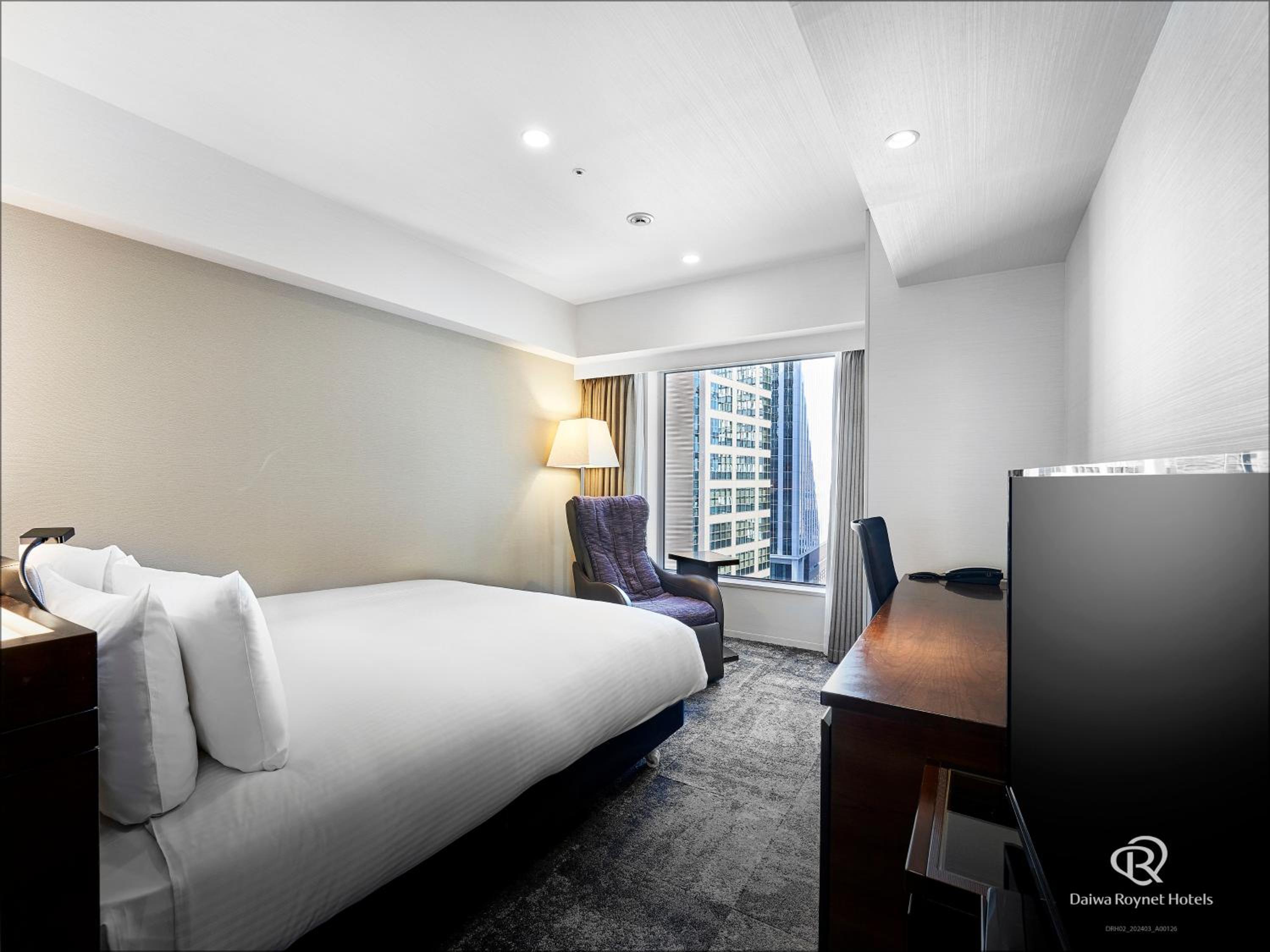 Deluxe Double Room - Non-Smoking (Simmons Bed 66 in wide) - Photo 1