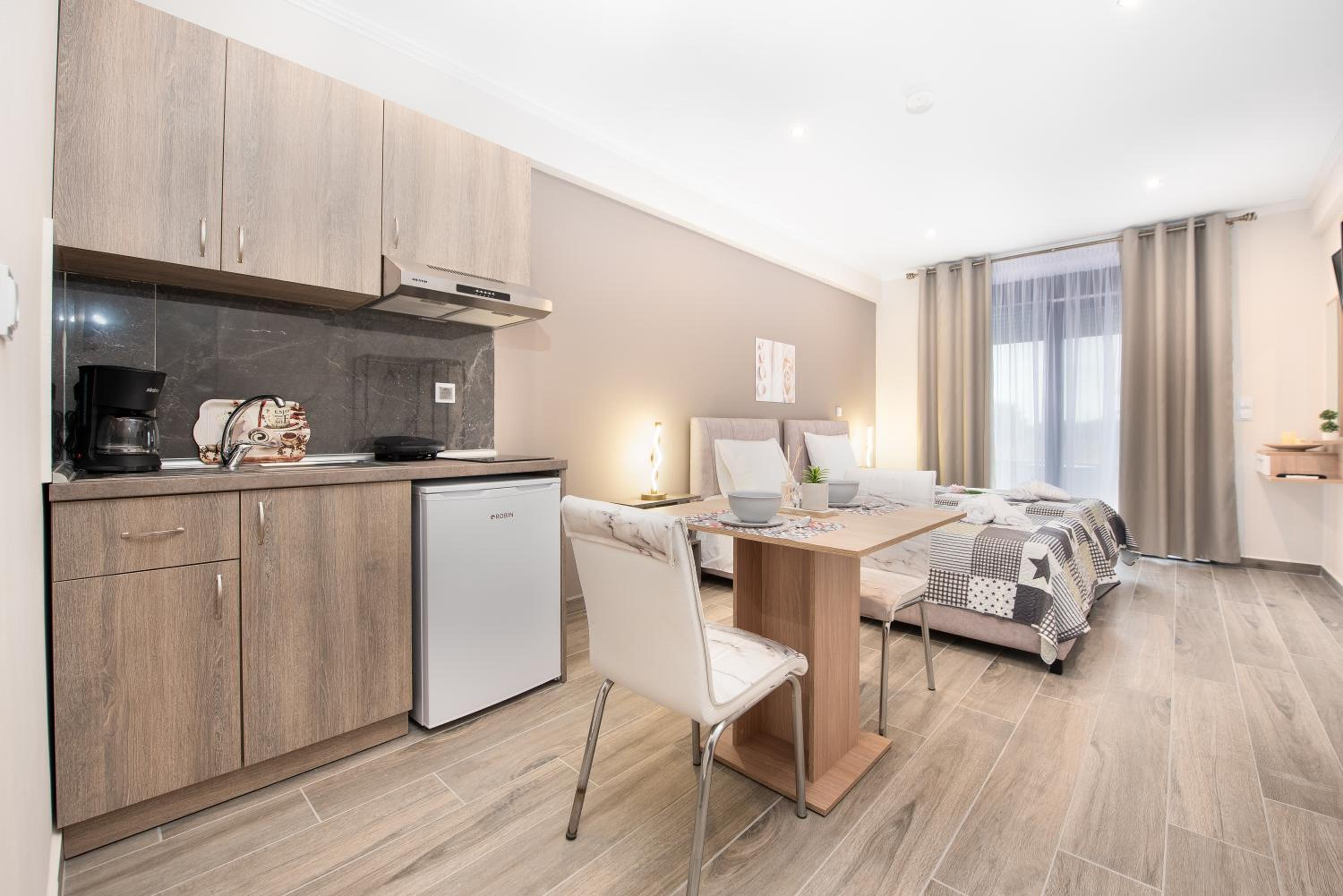 Oasis Apartments, Billede 13