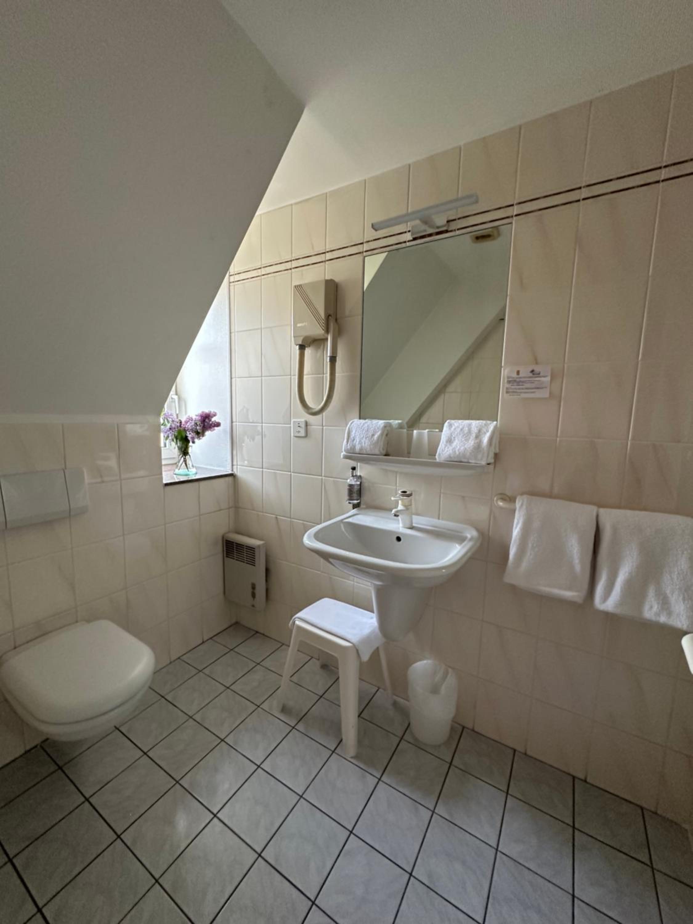 Standard Double Room - Photo 2