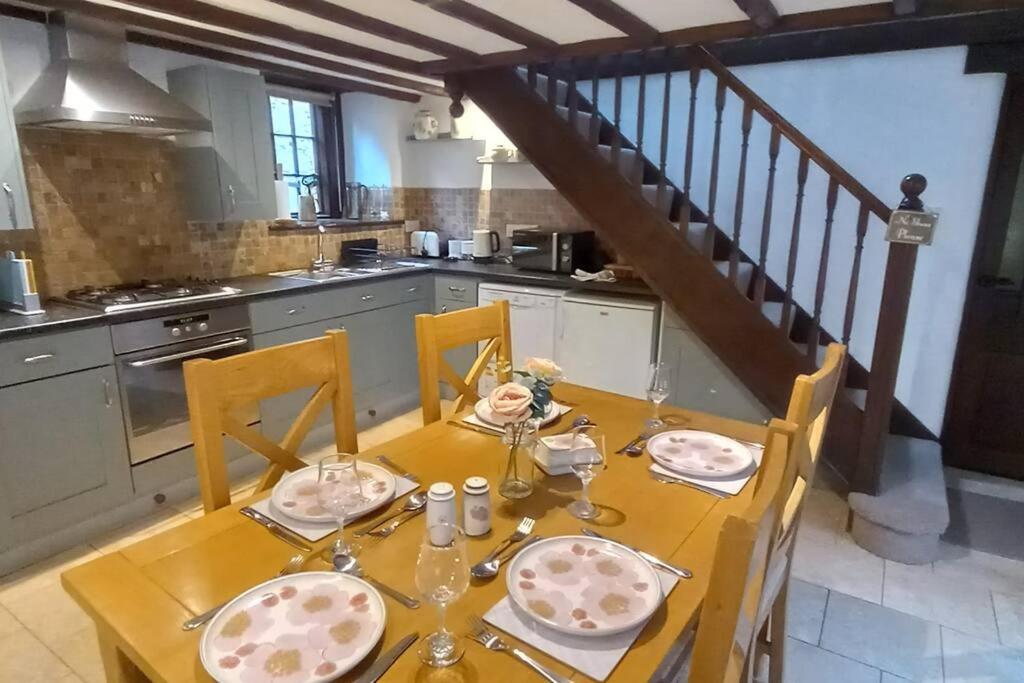 Three-Bedroom House photo 2