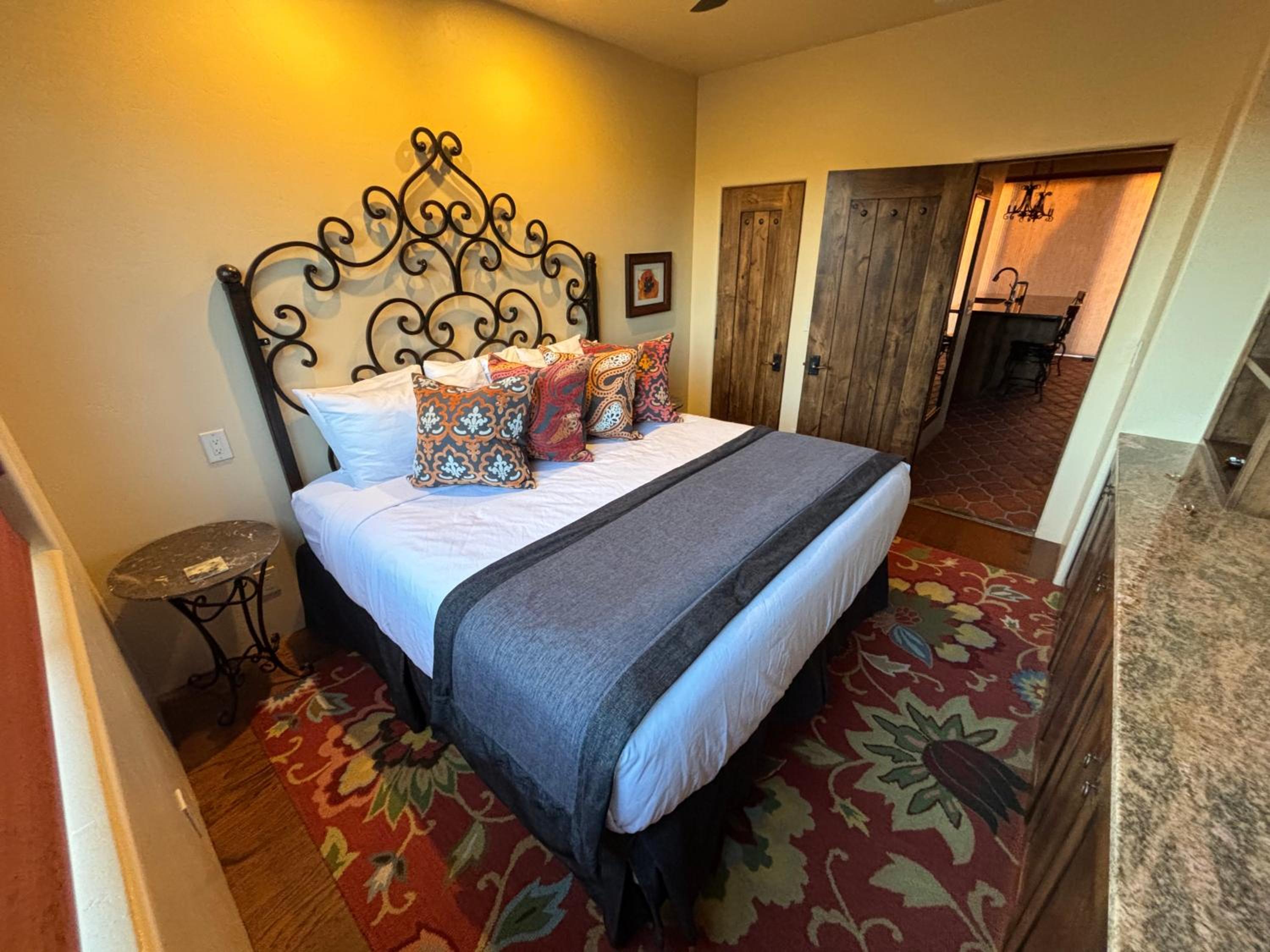 Sol Vista Suite - Deluxe King Suite