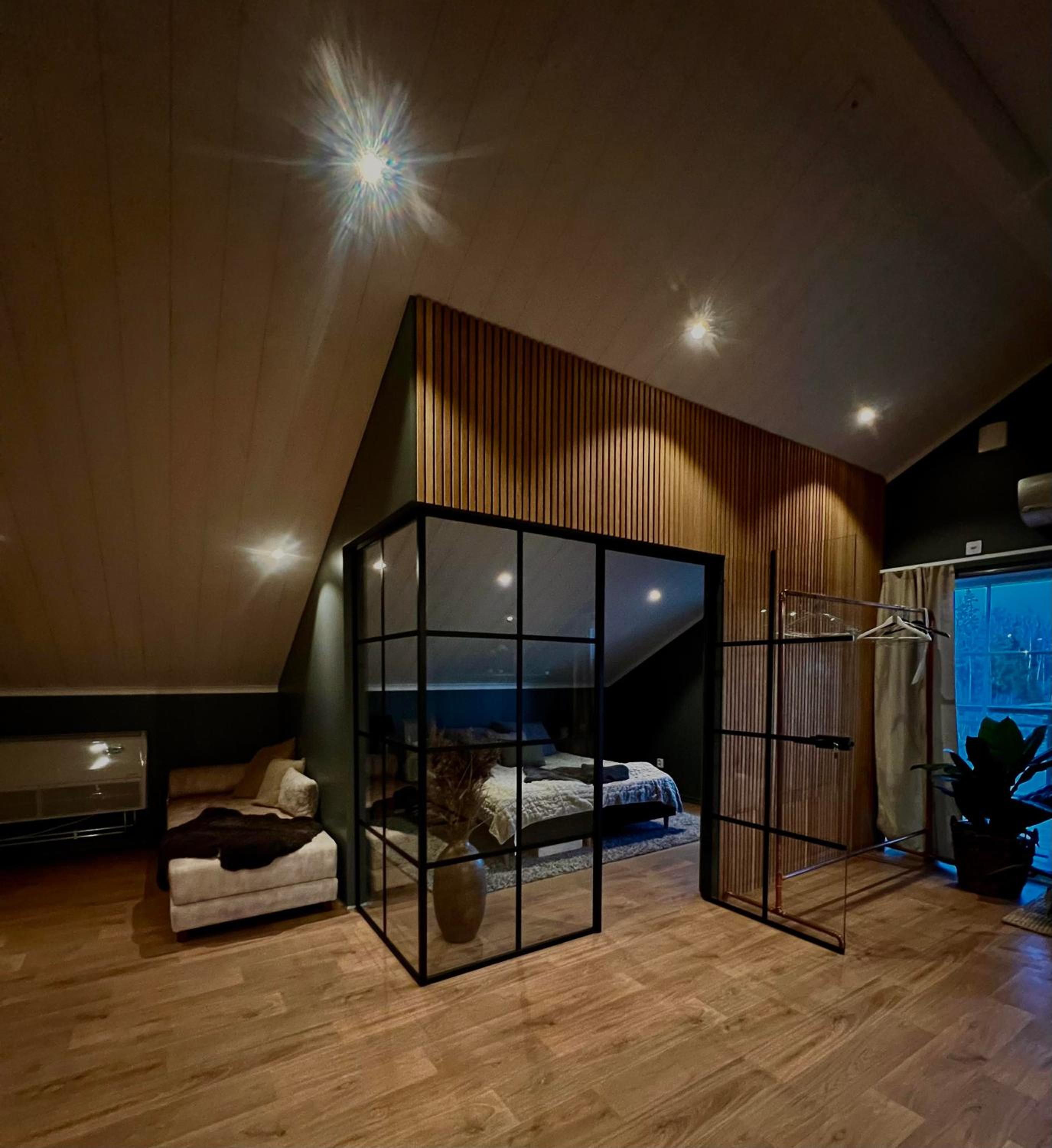 One-Bedroom House photo 1