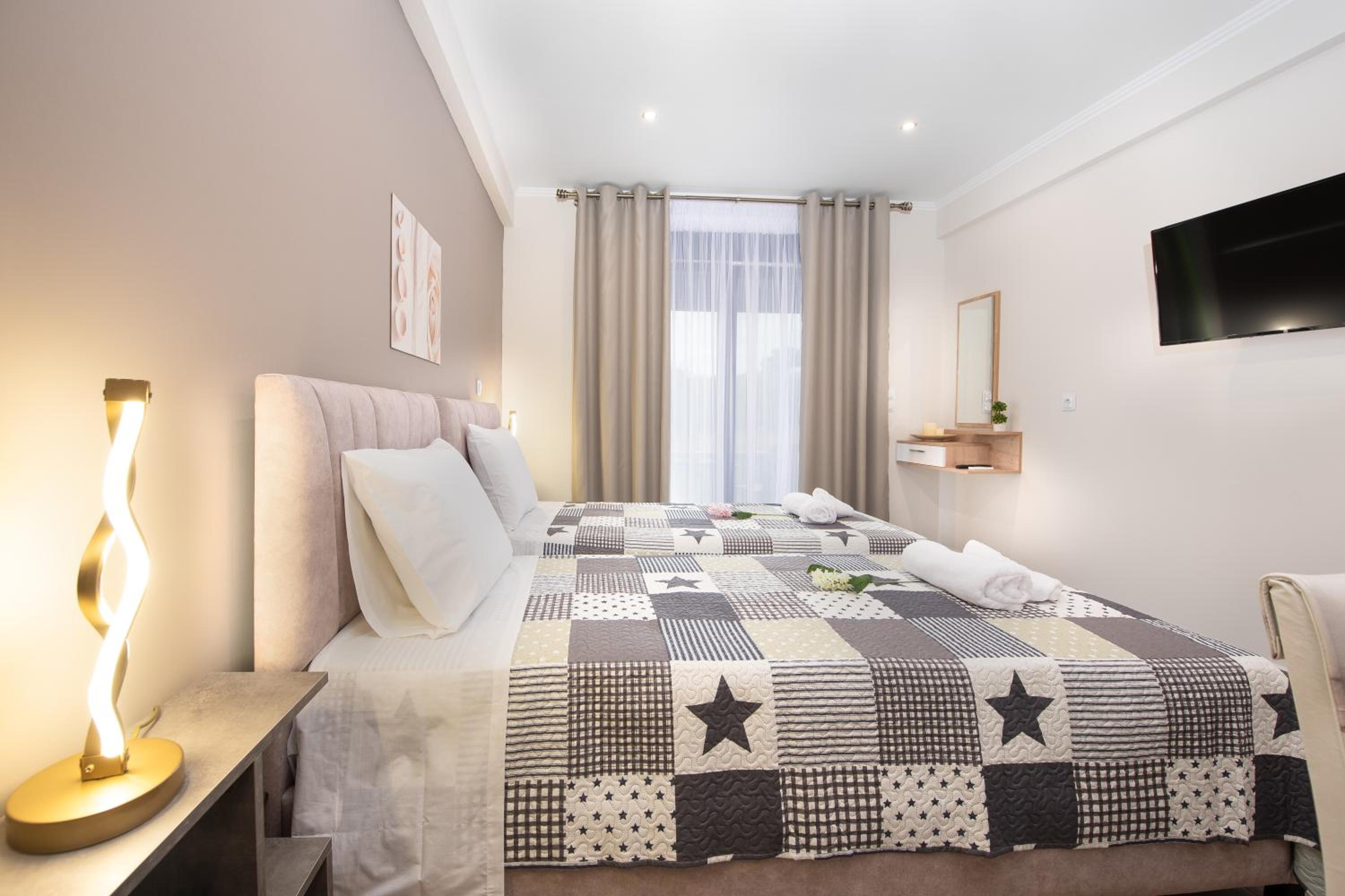 Oasis Apartments, Billede 2