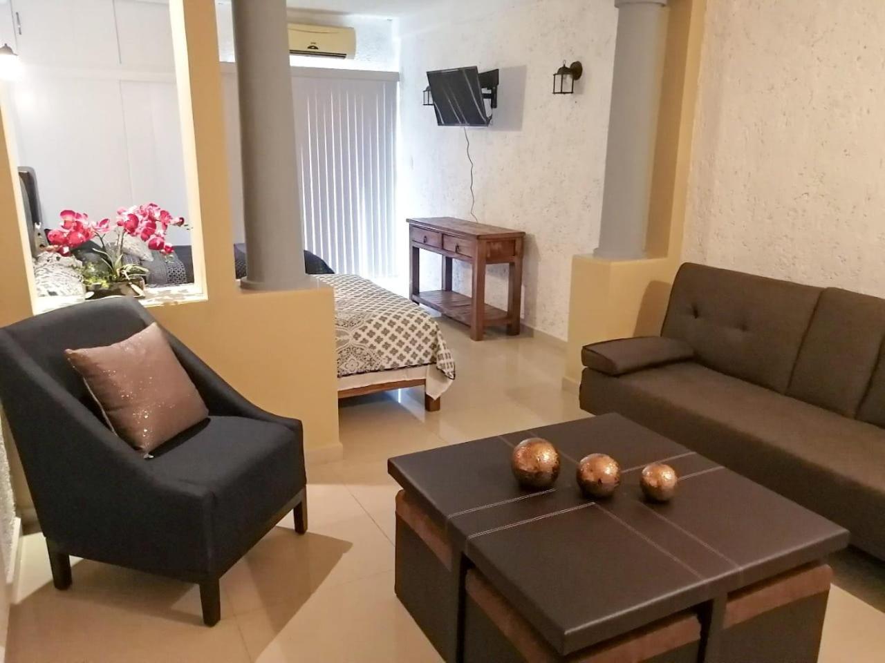 Standard Suite - Photo 6