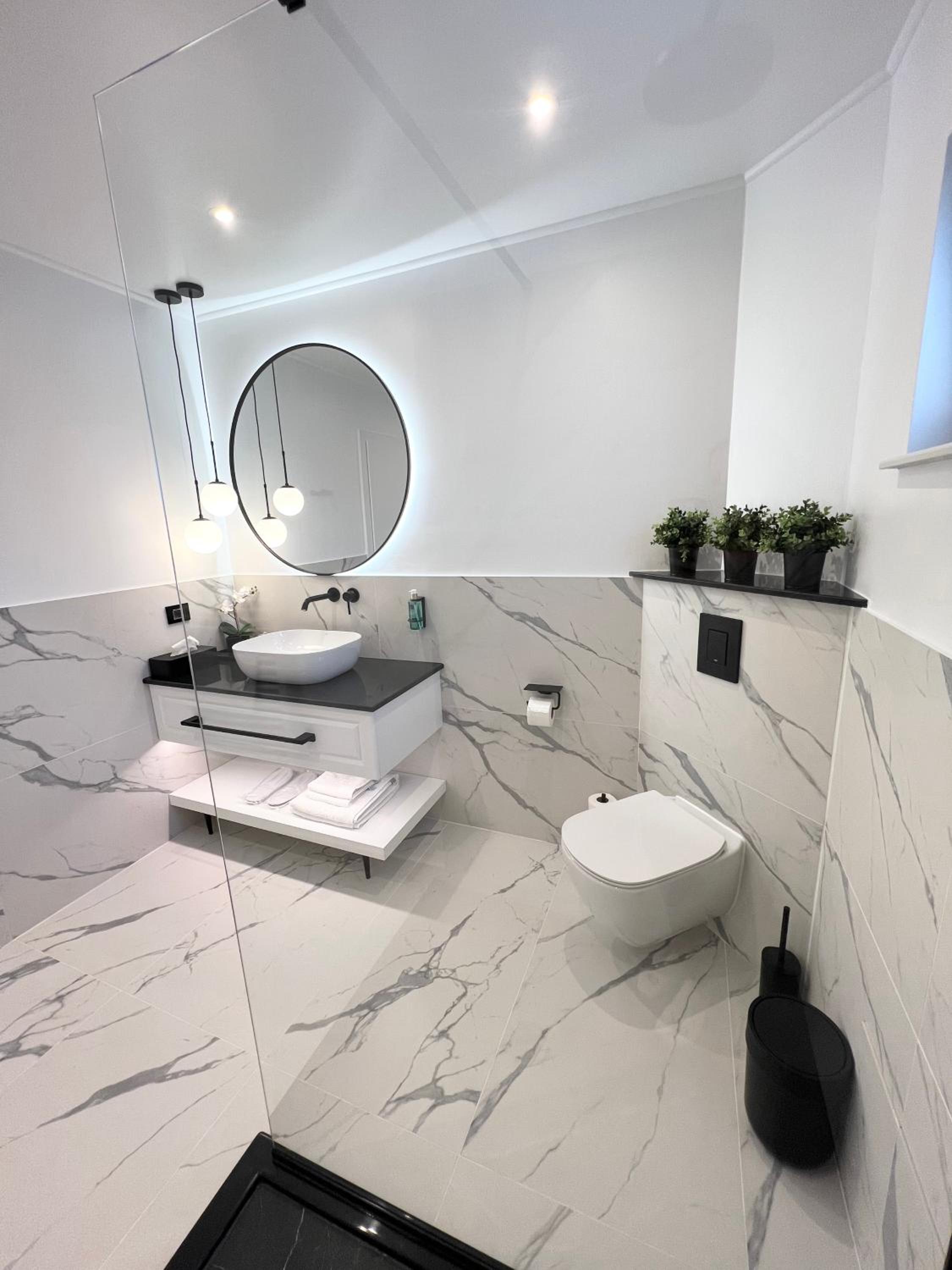 Standard Double or Twin Room - Photo 13