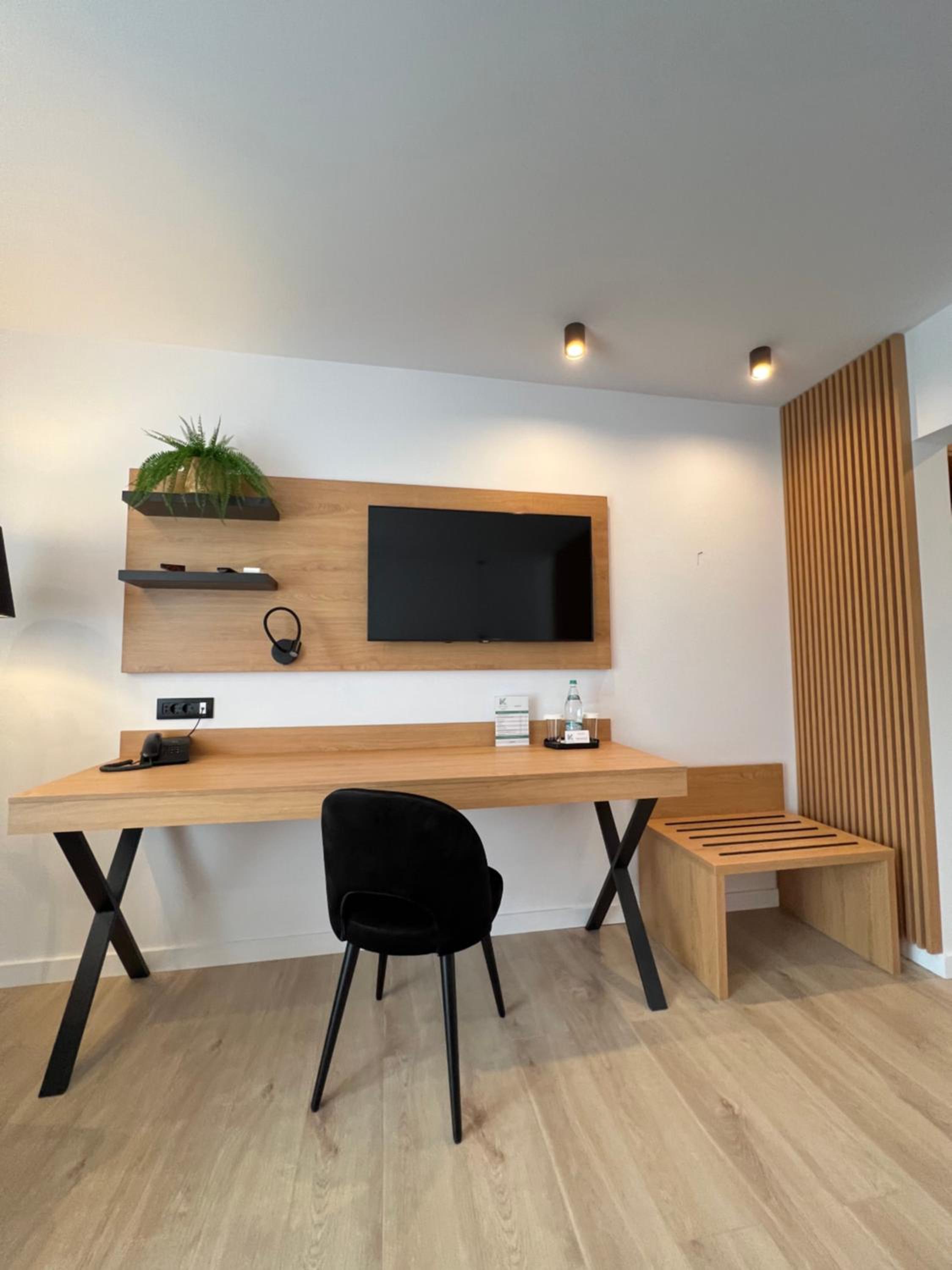 Standard Double or Twin Room - Photo 7