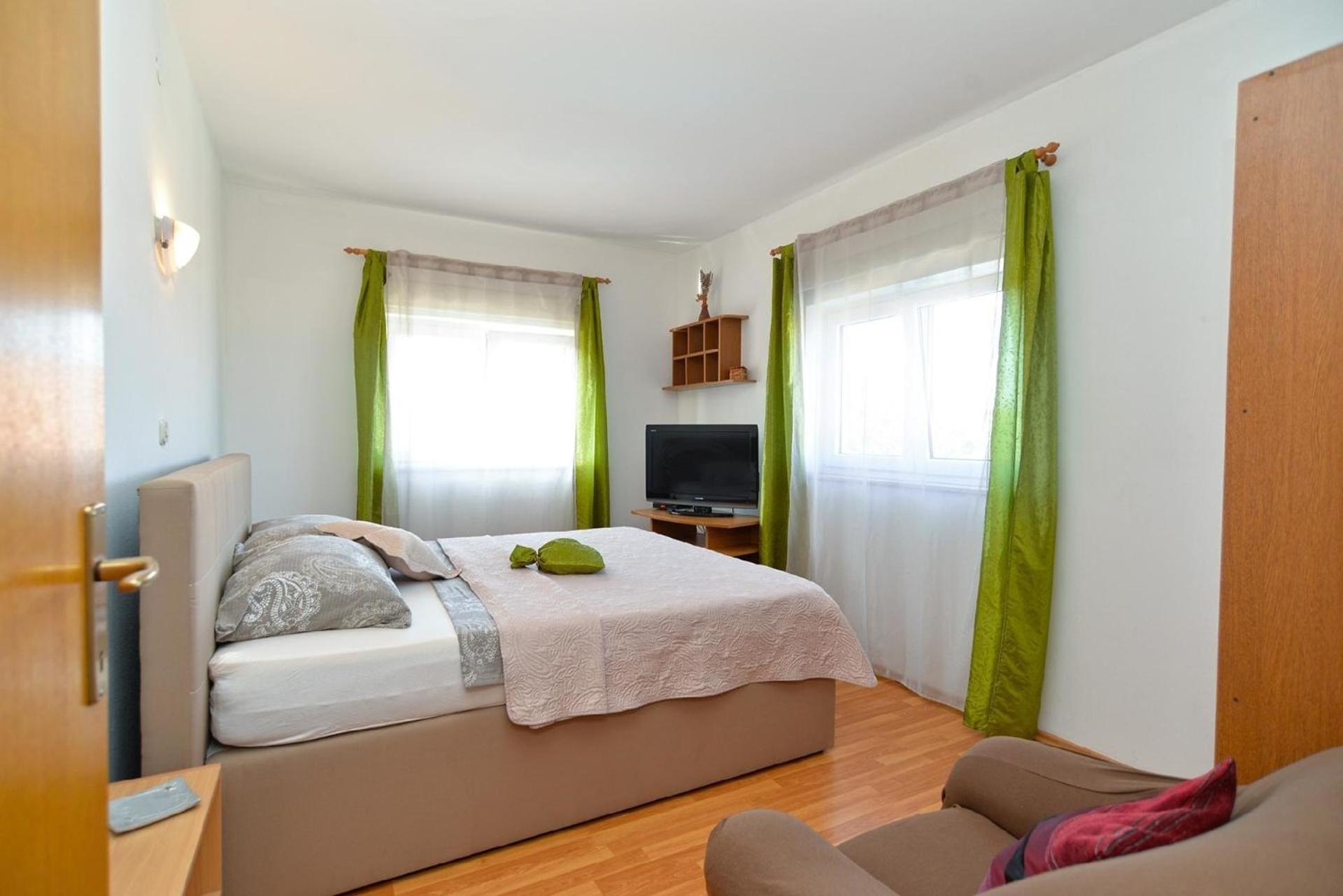 Apartment photo 1