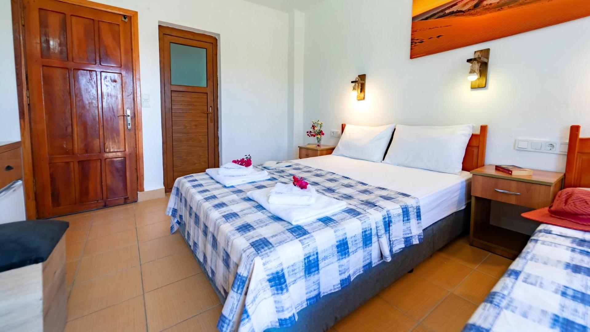 Triple Room - Photo 12
