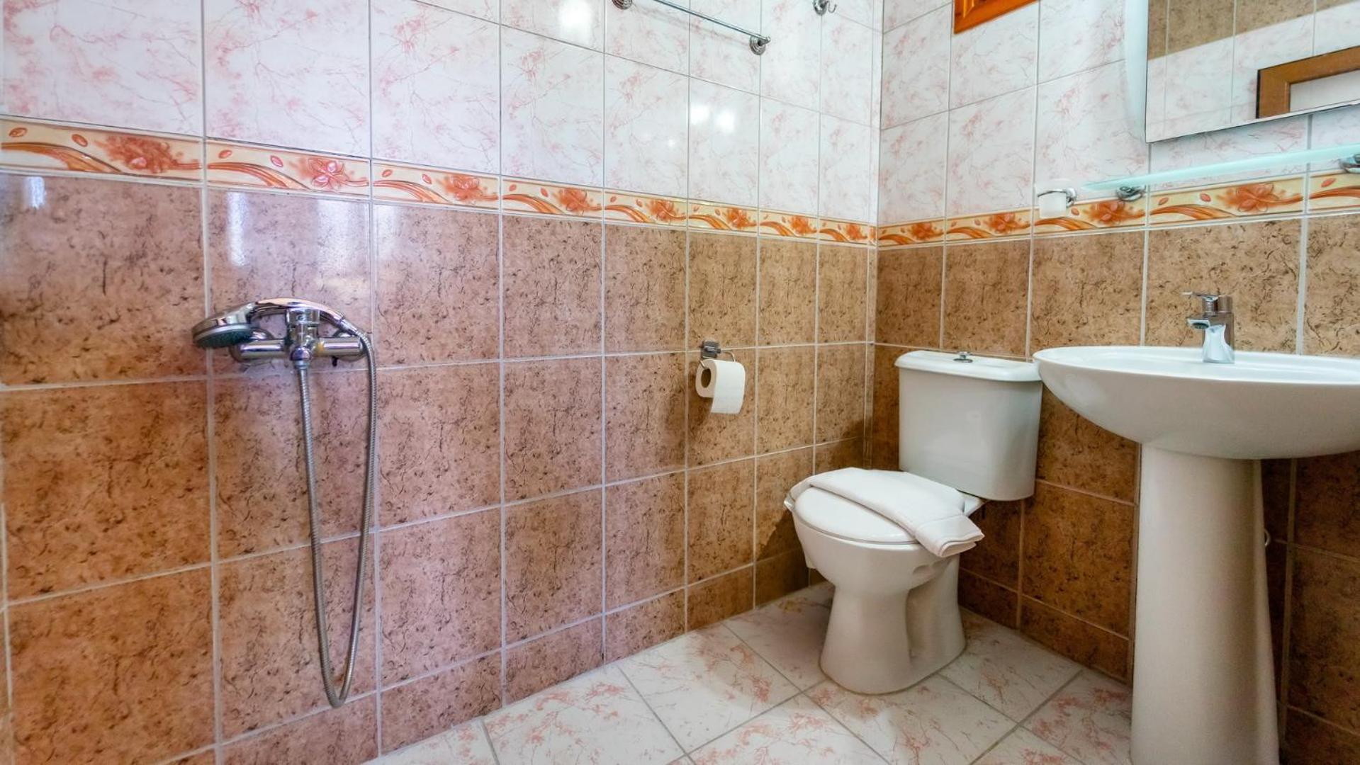 Triple Room - Photo 6