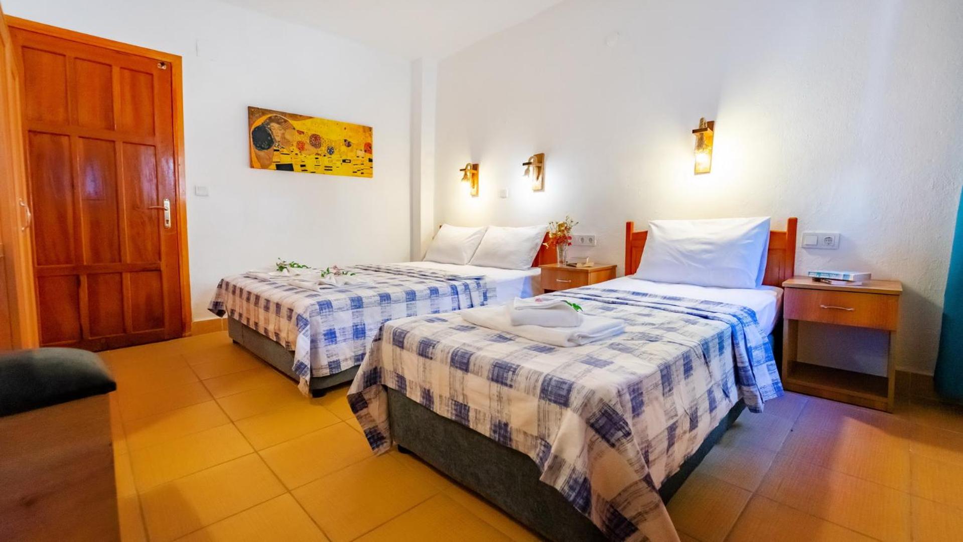 Triple Room - Photo 9