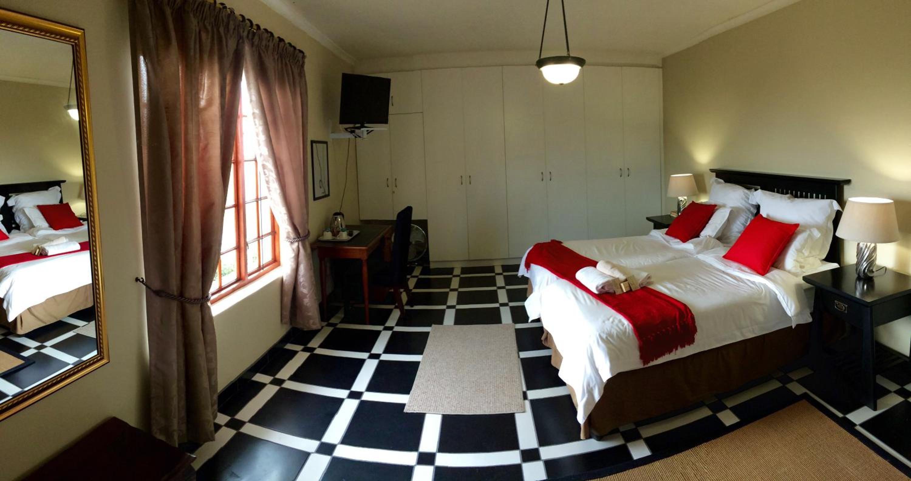 Double or Twin Room photo 2