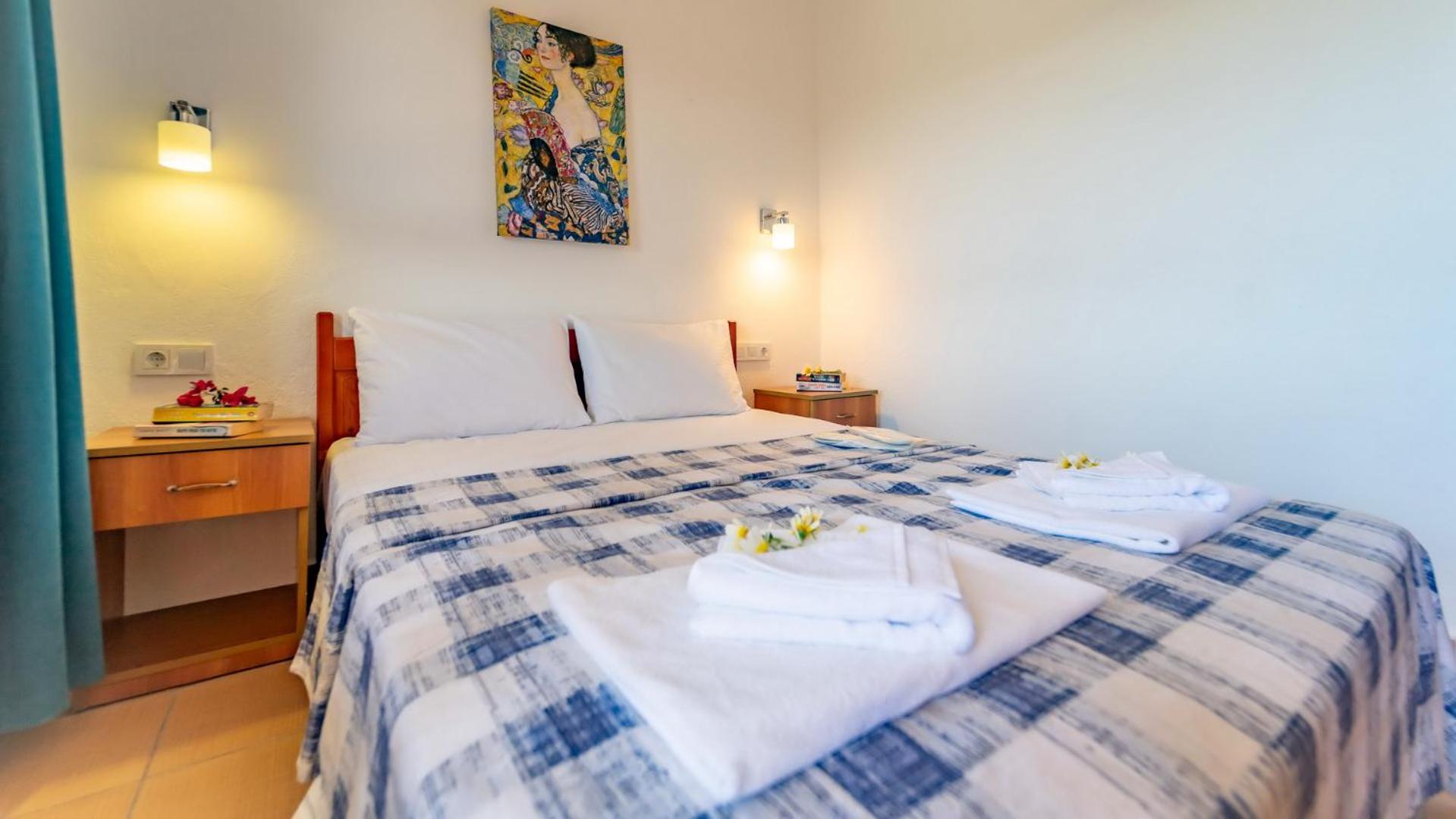 Double or Twin Room - Photo 18