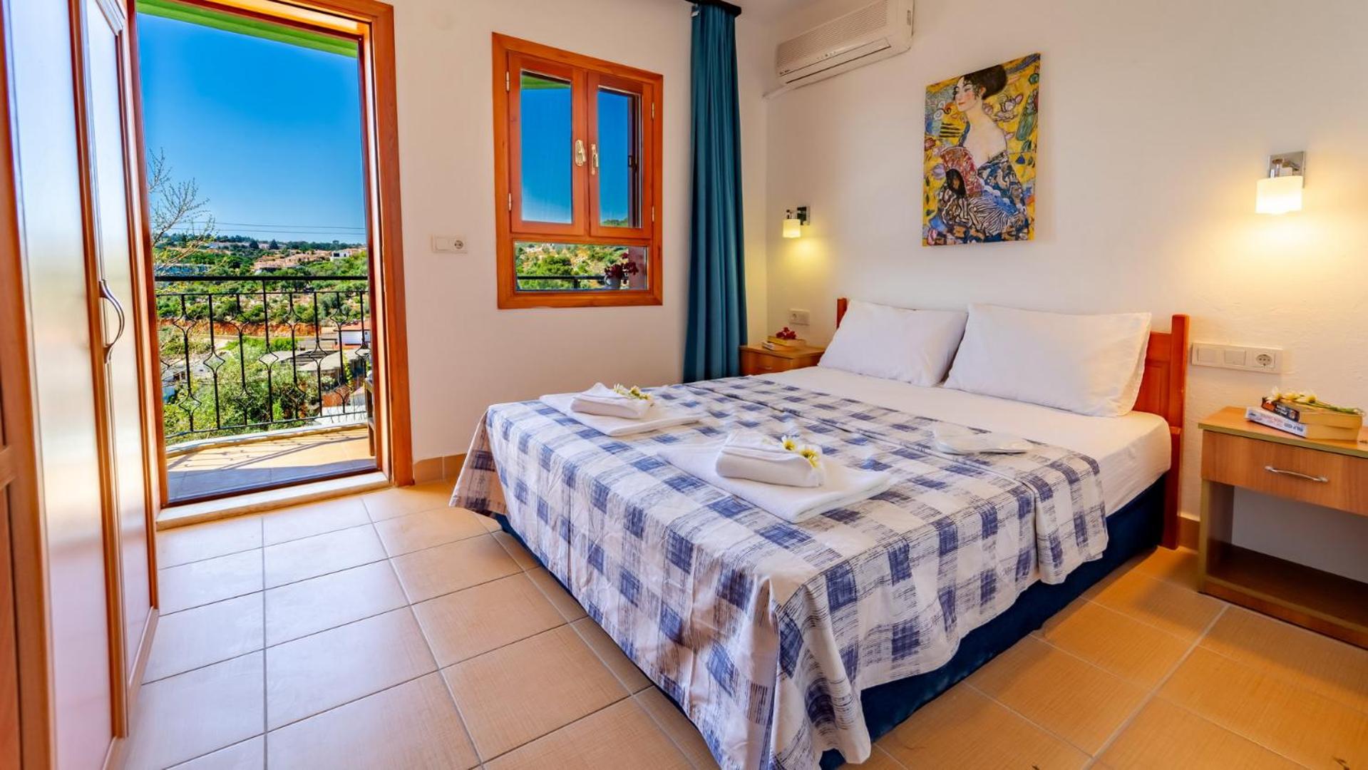 Double or Twin Room - Photo 8