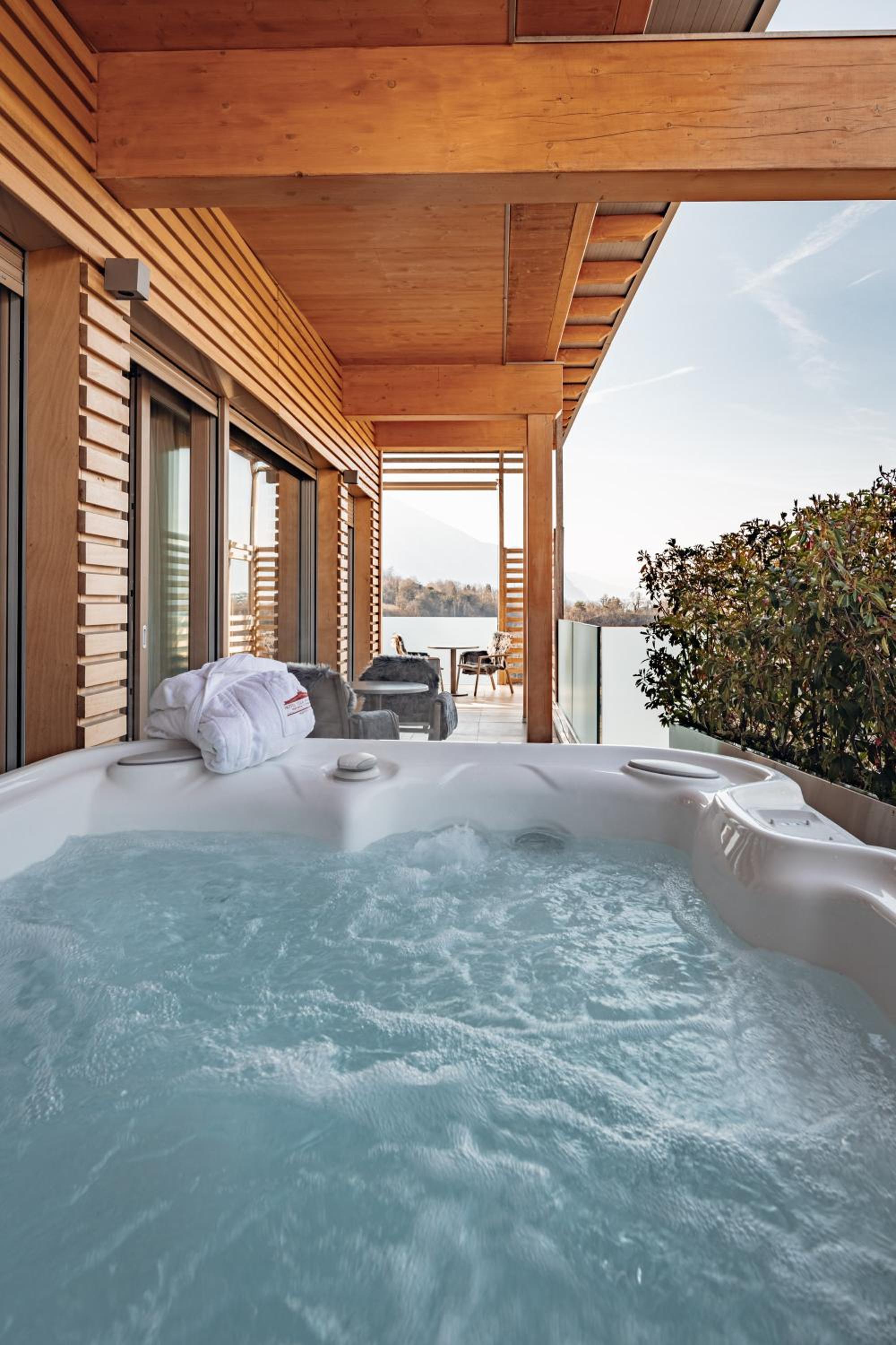Junior Suite with Private Sauna and Hot Tub - Photo 12