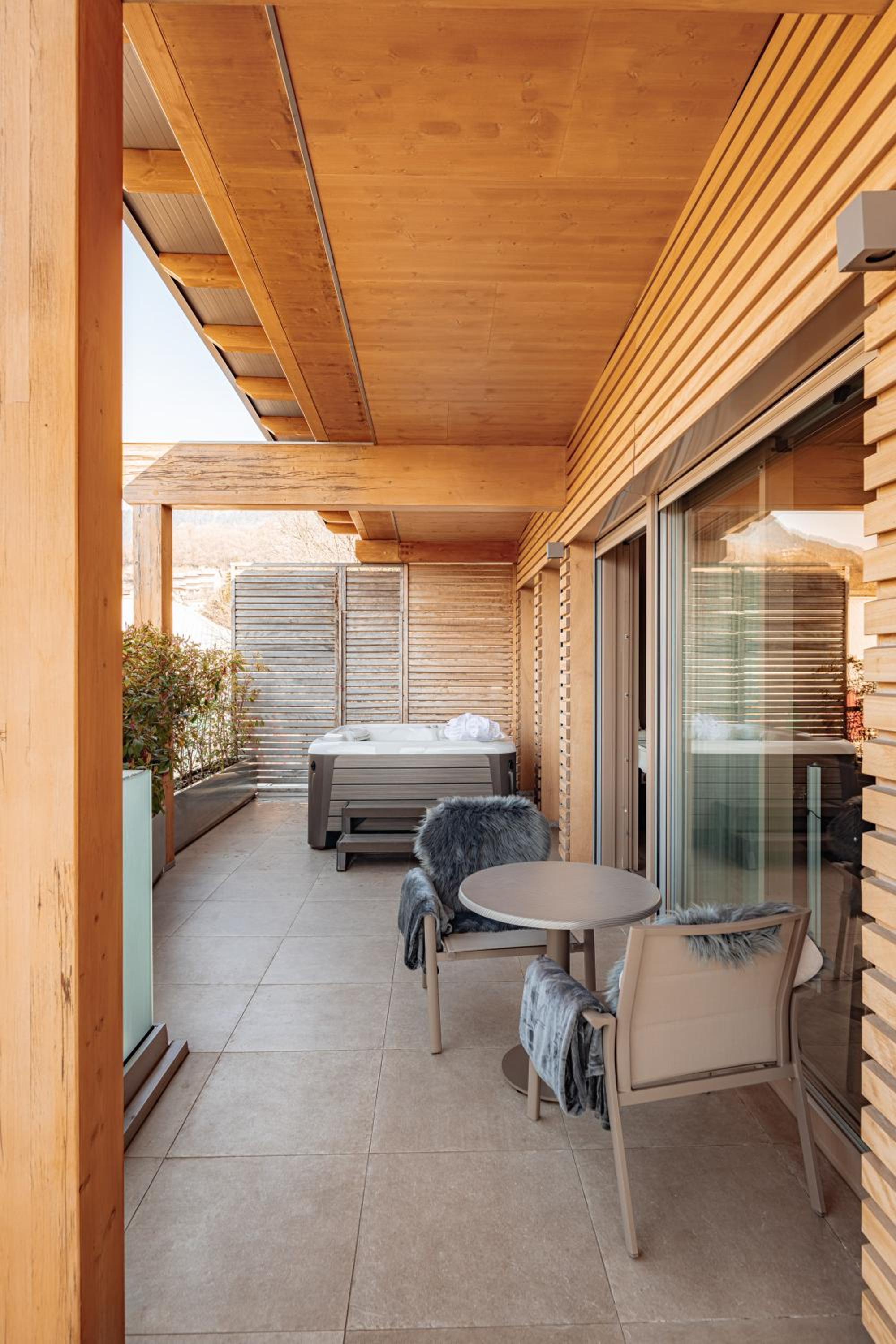 Junior Suite with Private Sauna and Hot Tub - Photo 18