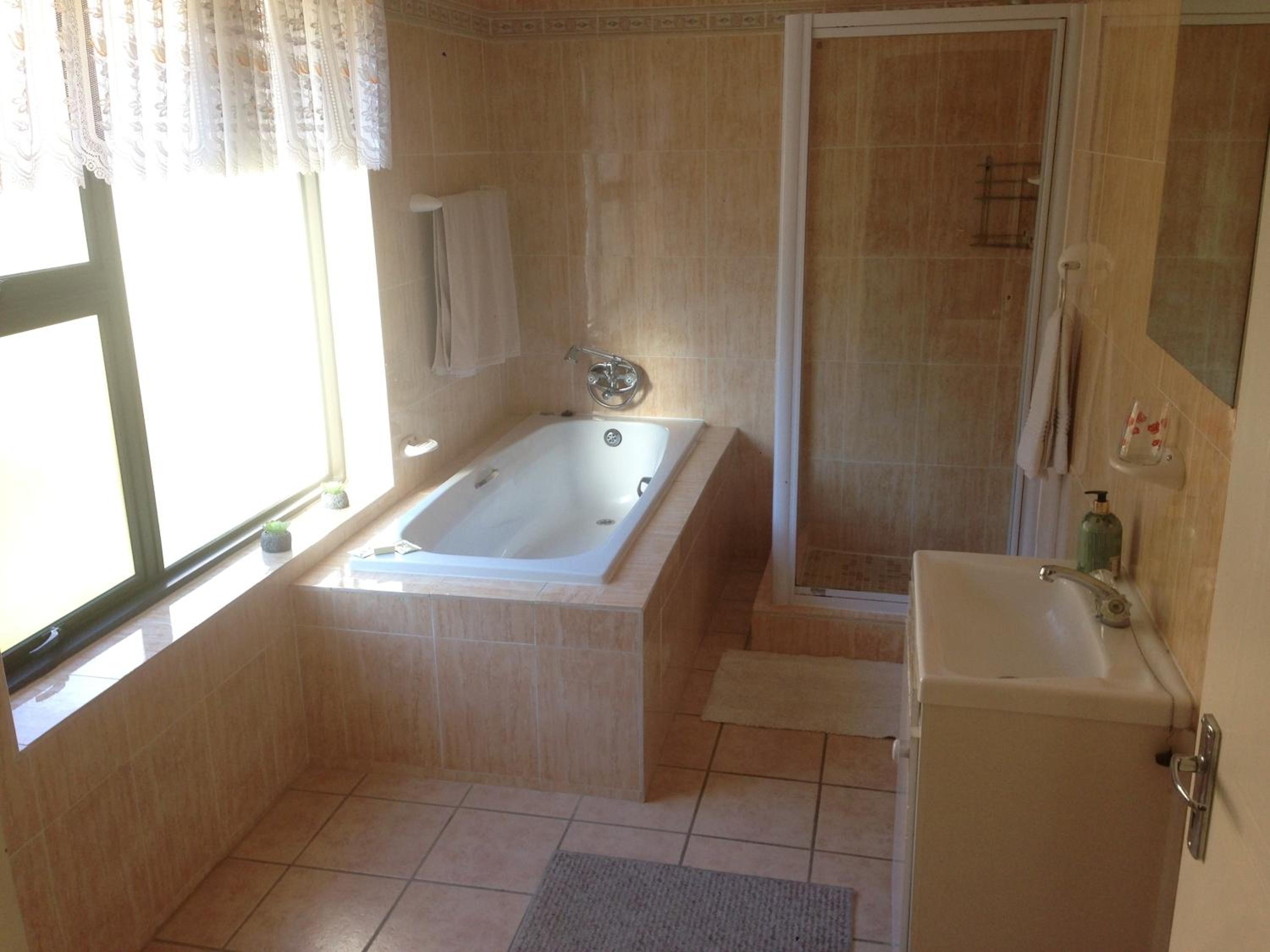 Budget Double Room photo 3