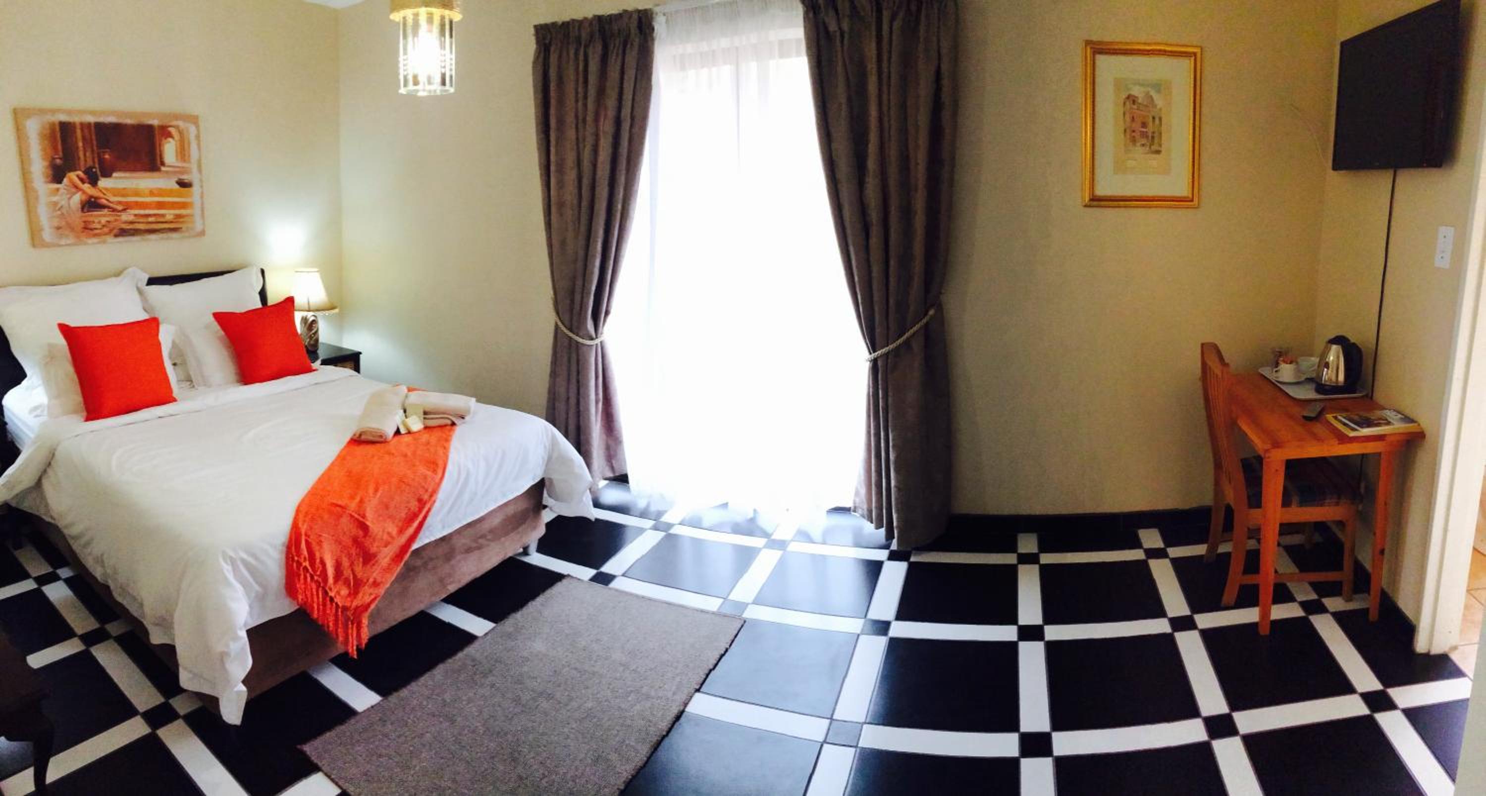 Budget Double Room photo 1